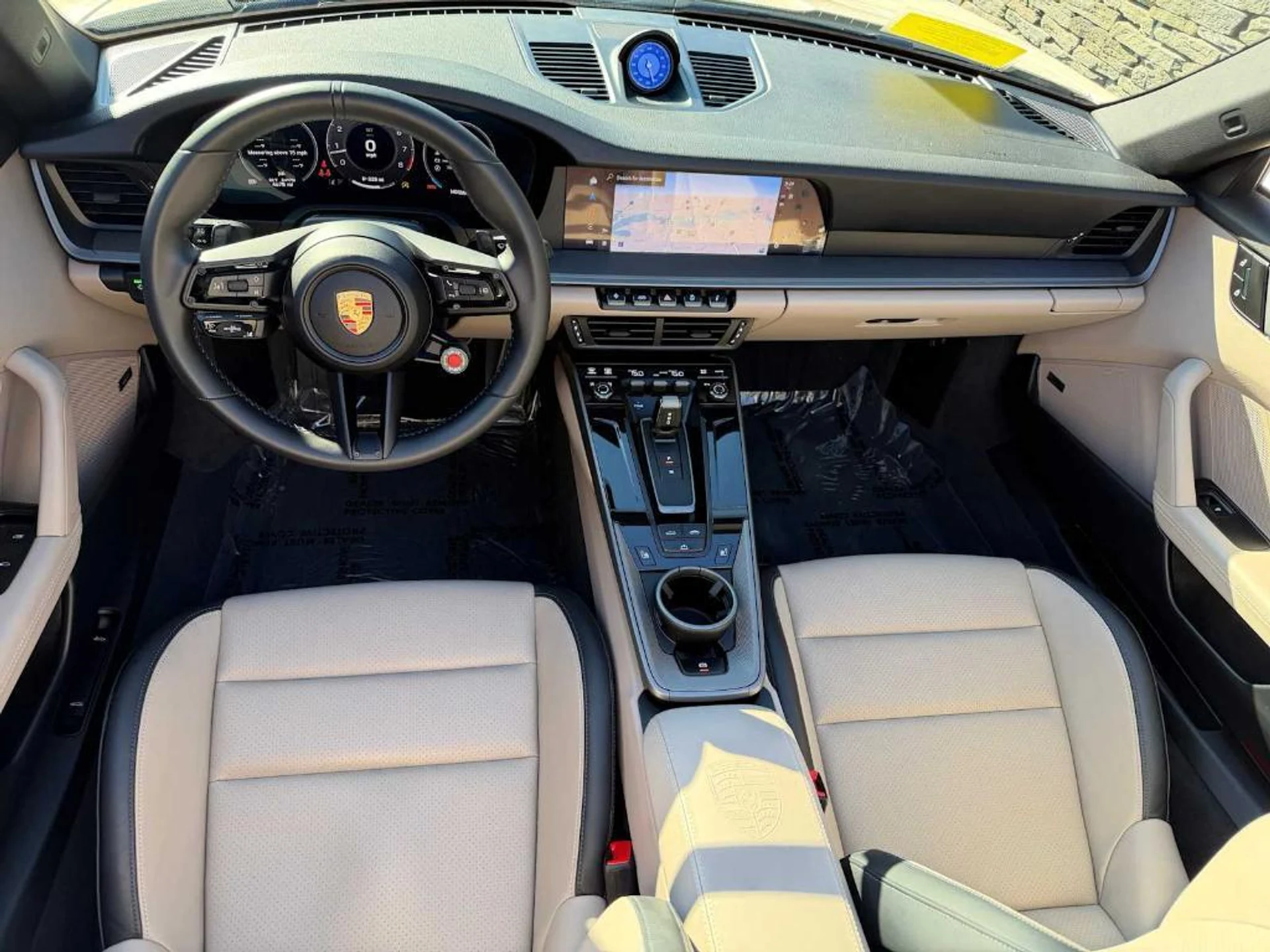 mph020_18379809_z_X5o7_N_Uj_Axi_Og2_Dsi_ro_Y_Hb1_Bw_26de0ca8fd