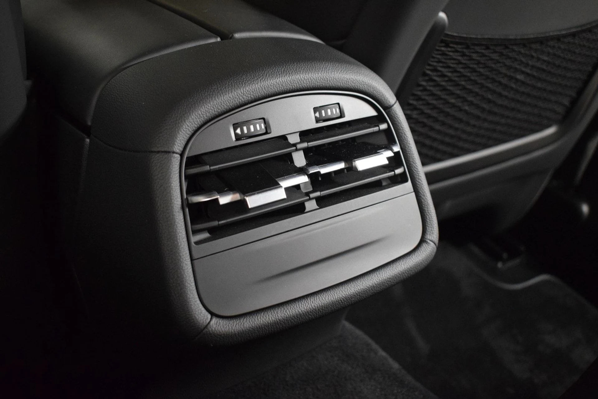 mph020_1838441273_733fef134600ec17d461e645f5e026adx_6b3efb0e02