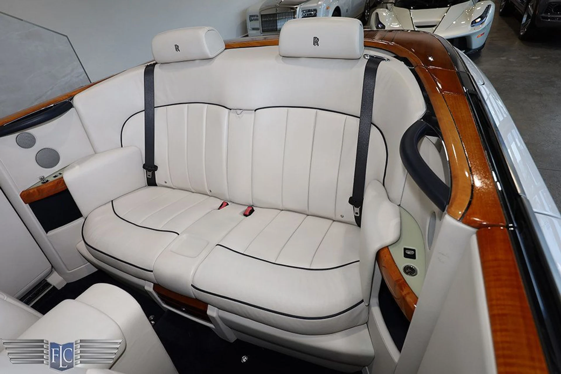 mph020_1840435032_used_2014_rolls_royce_phantom_drophead_coupe_9689_22941725_21_1024_0c69dce7e8