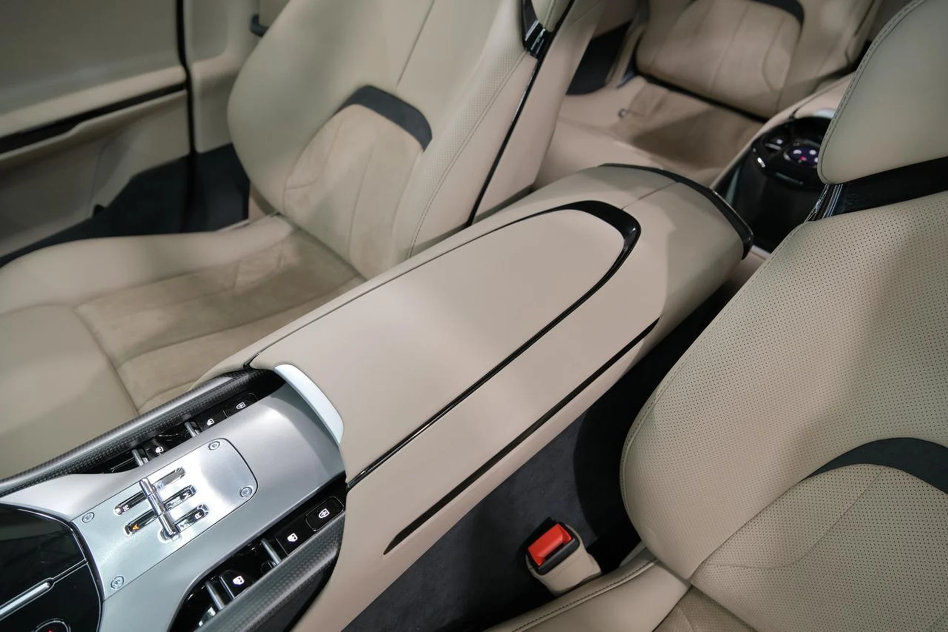 mph020_1846483729_810f9ed41426bd0111b499817c7e78e8_a52a659d76