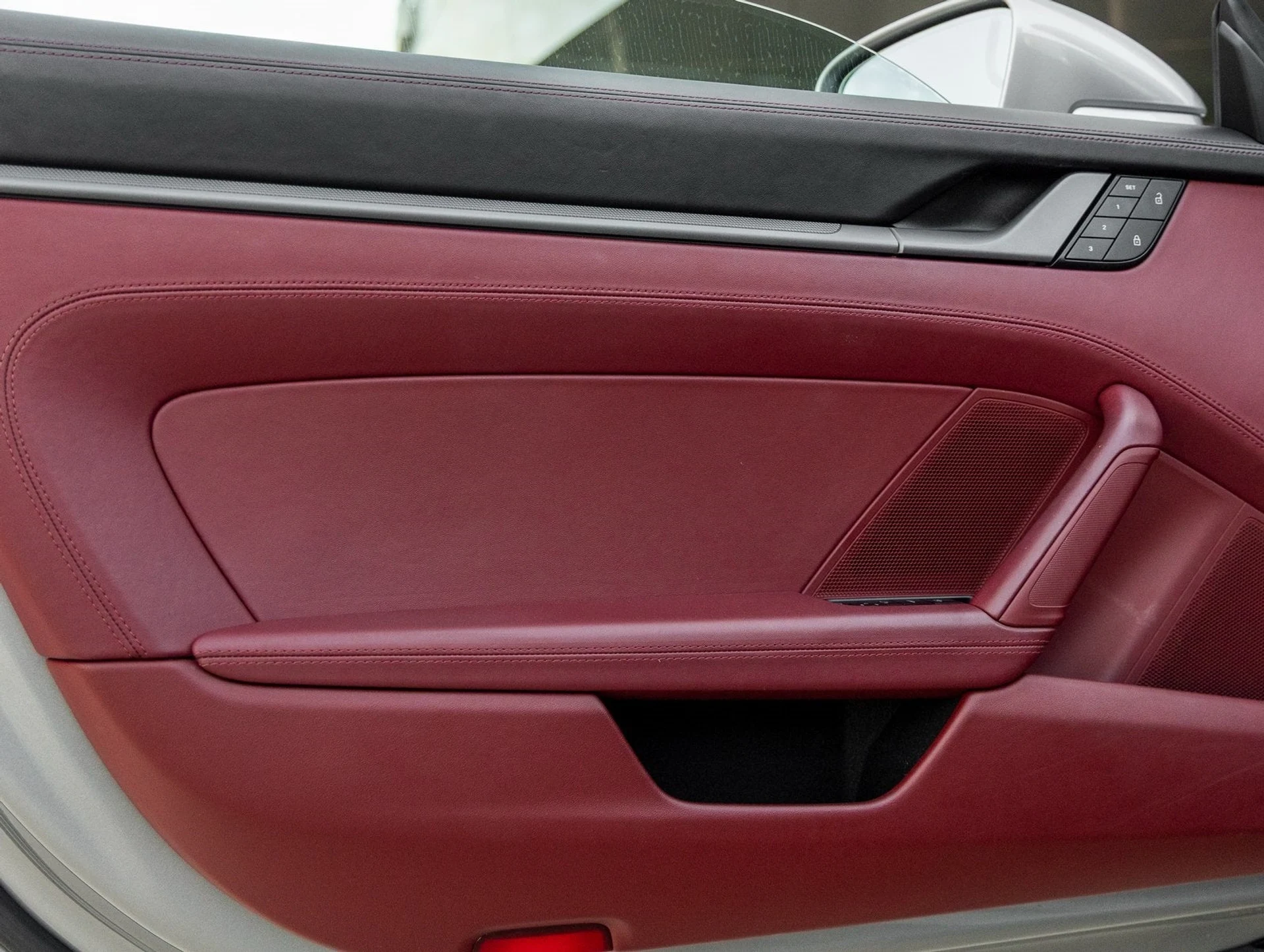 mph020_1865526704_21_d97ba650b9