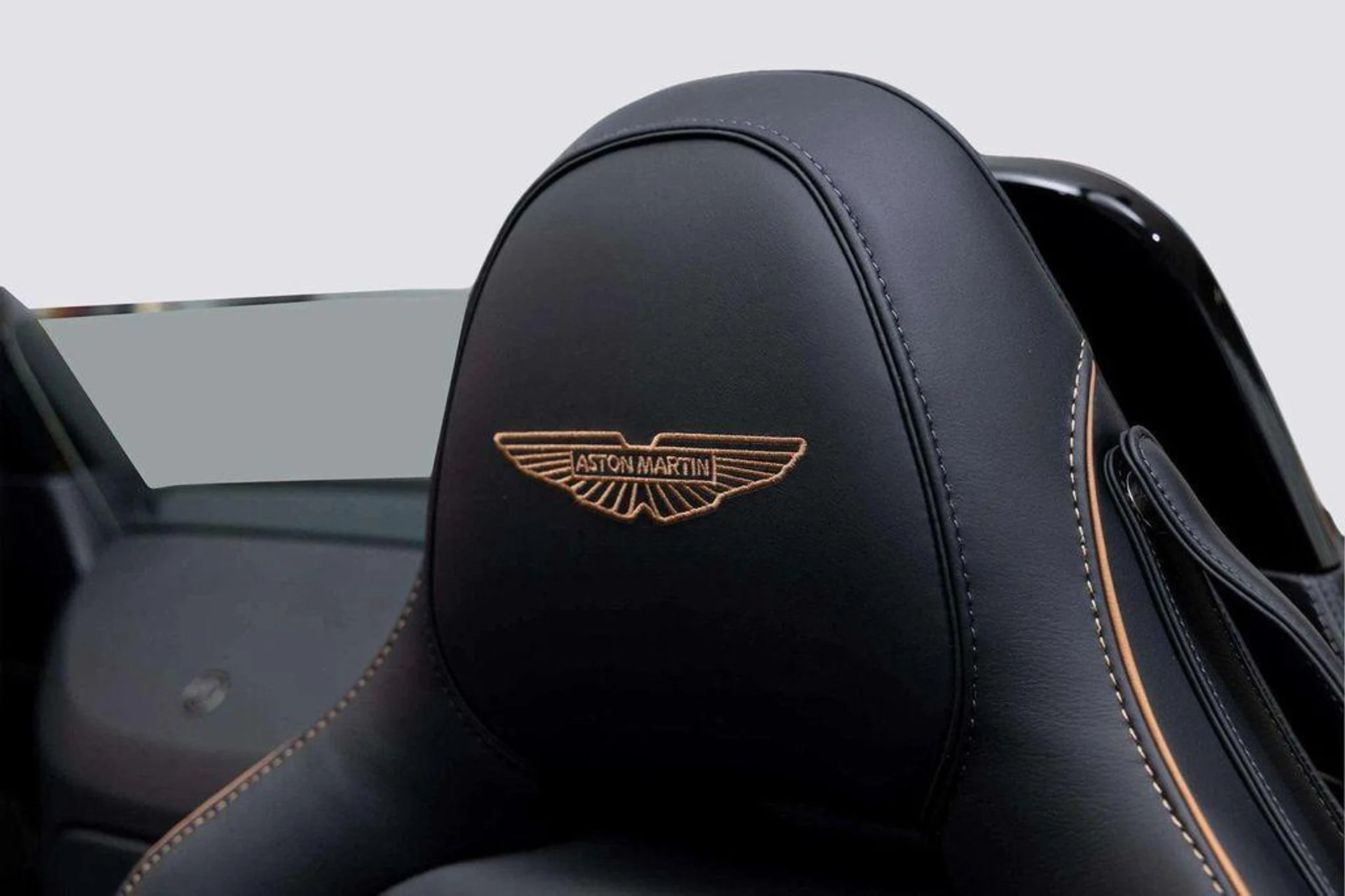 mph020_1865603709_yi_Ux7_H_Cl_B7_Flg_KMU_4_IH_Vv_W_Ka_C_Yw_ac9559cdd5