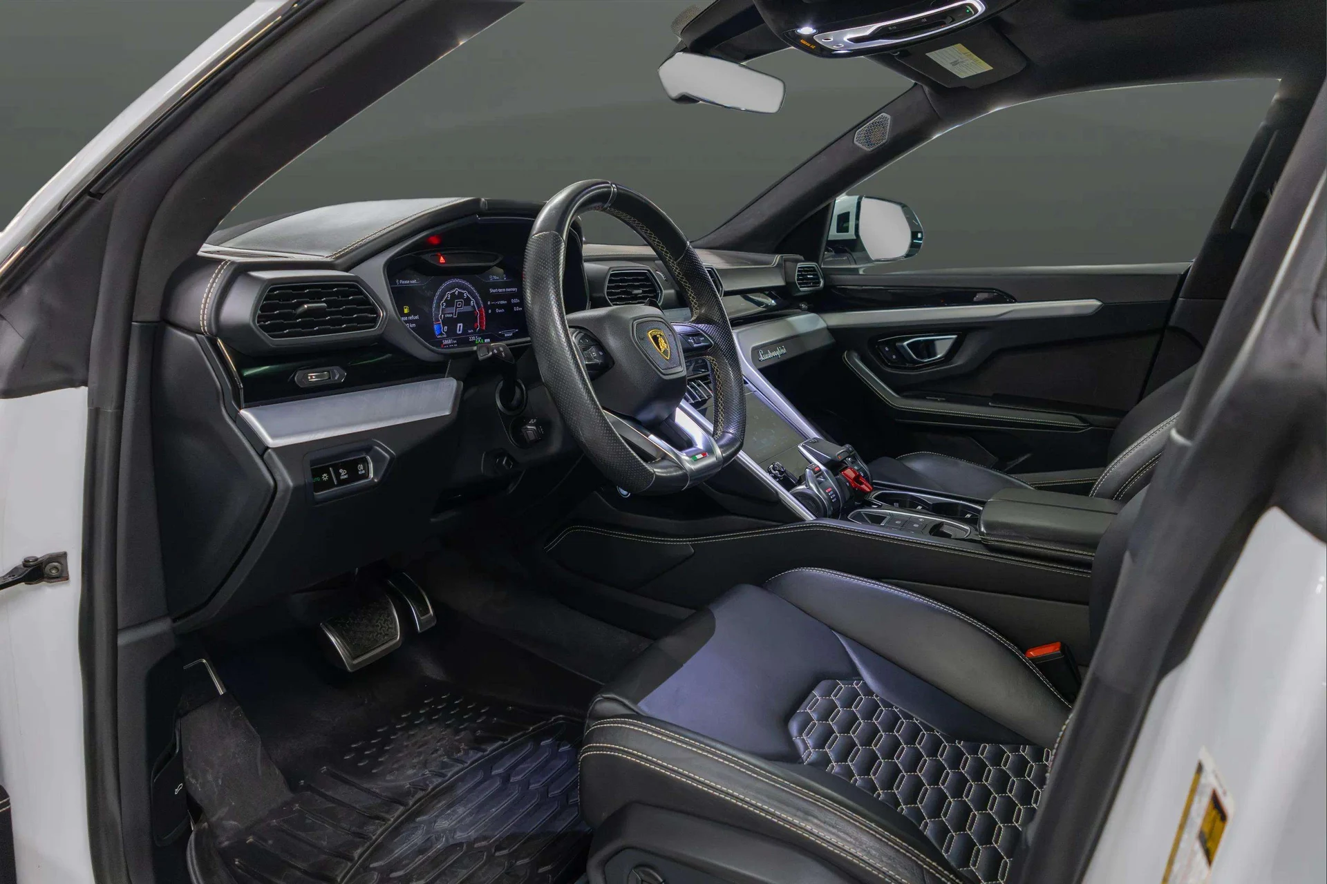 mph020_1865745250_15da469b_a52b_405d_8093_fd268ebdefce_202120_Lamborghini20_Urus2028_ZPBCA_1_ZL_3_MLA_1510329_21_07f9230661