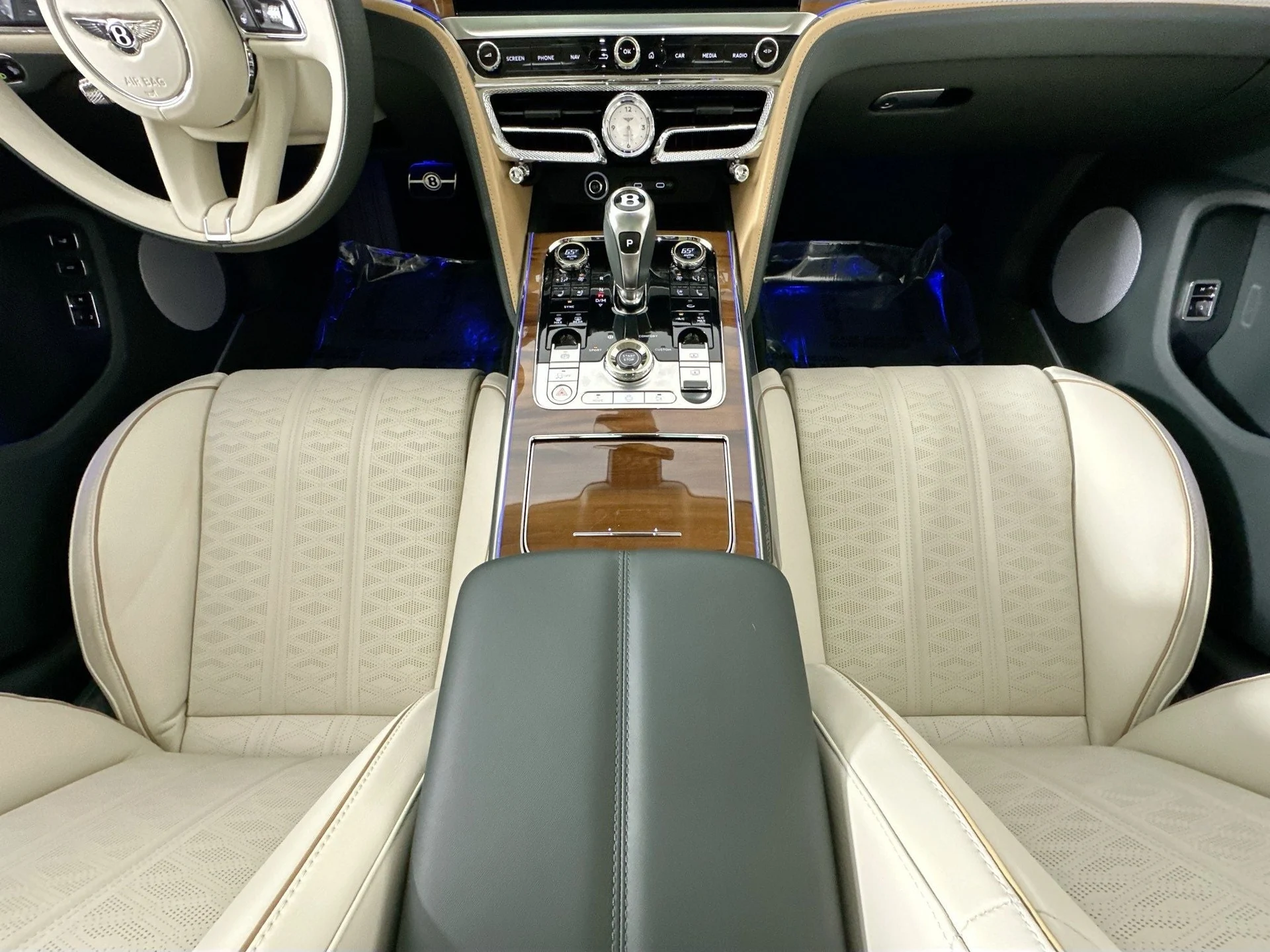 mph020_1868249562_21_8b61222b98