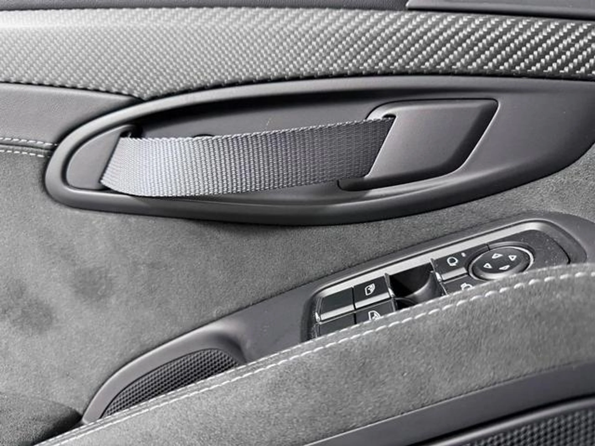 mph020_1872728957_YEN_1_B2_E_Wl_P_Xq9y_O4_Kg4a_R_s2j_Q_485d1b6cff