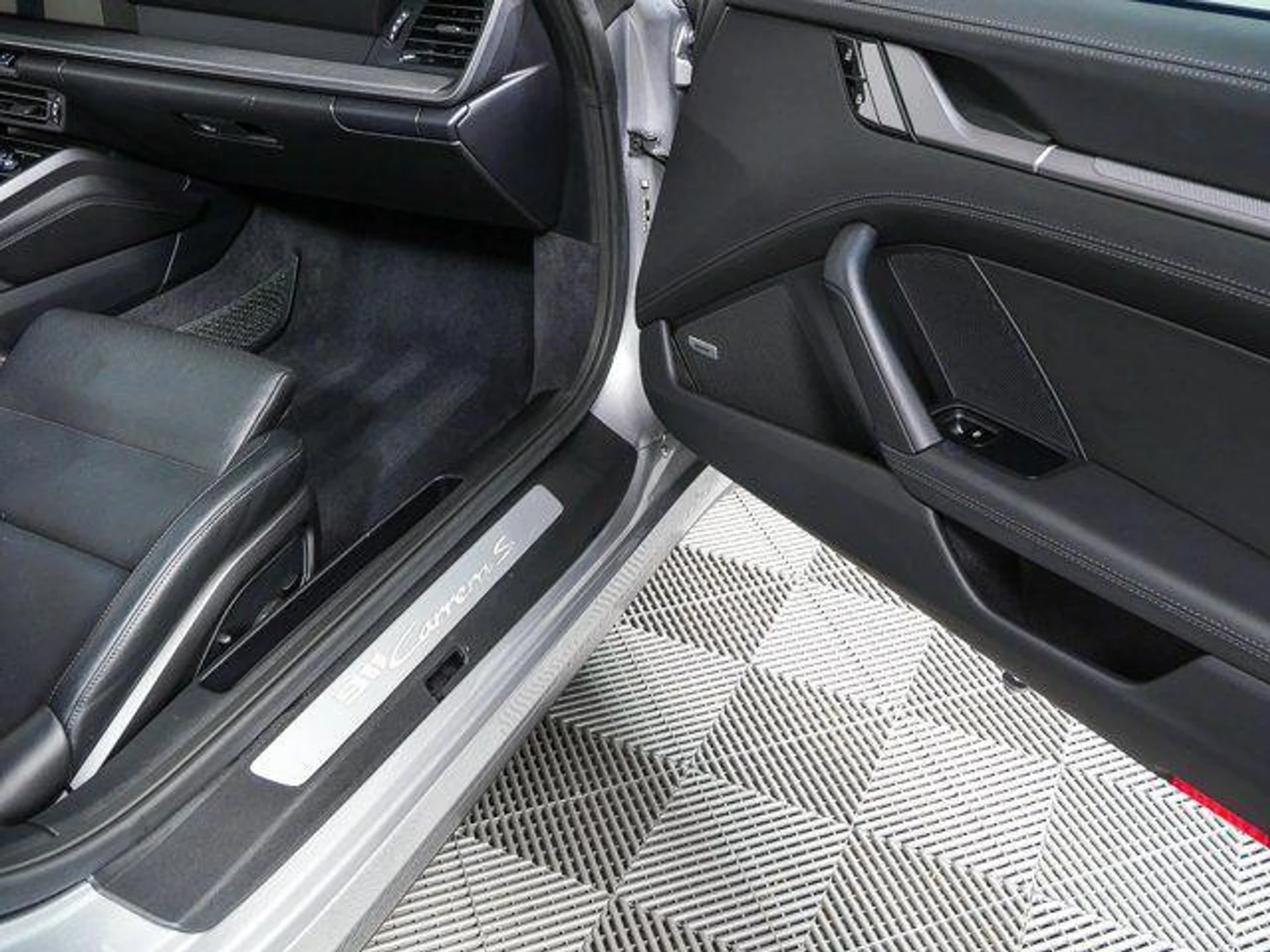 mph020_187558053_81_p_TMLI_py2_By2u_Ekyak_Wsjh_AY_8cc81d28c7