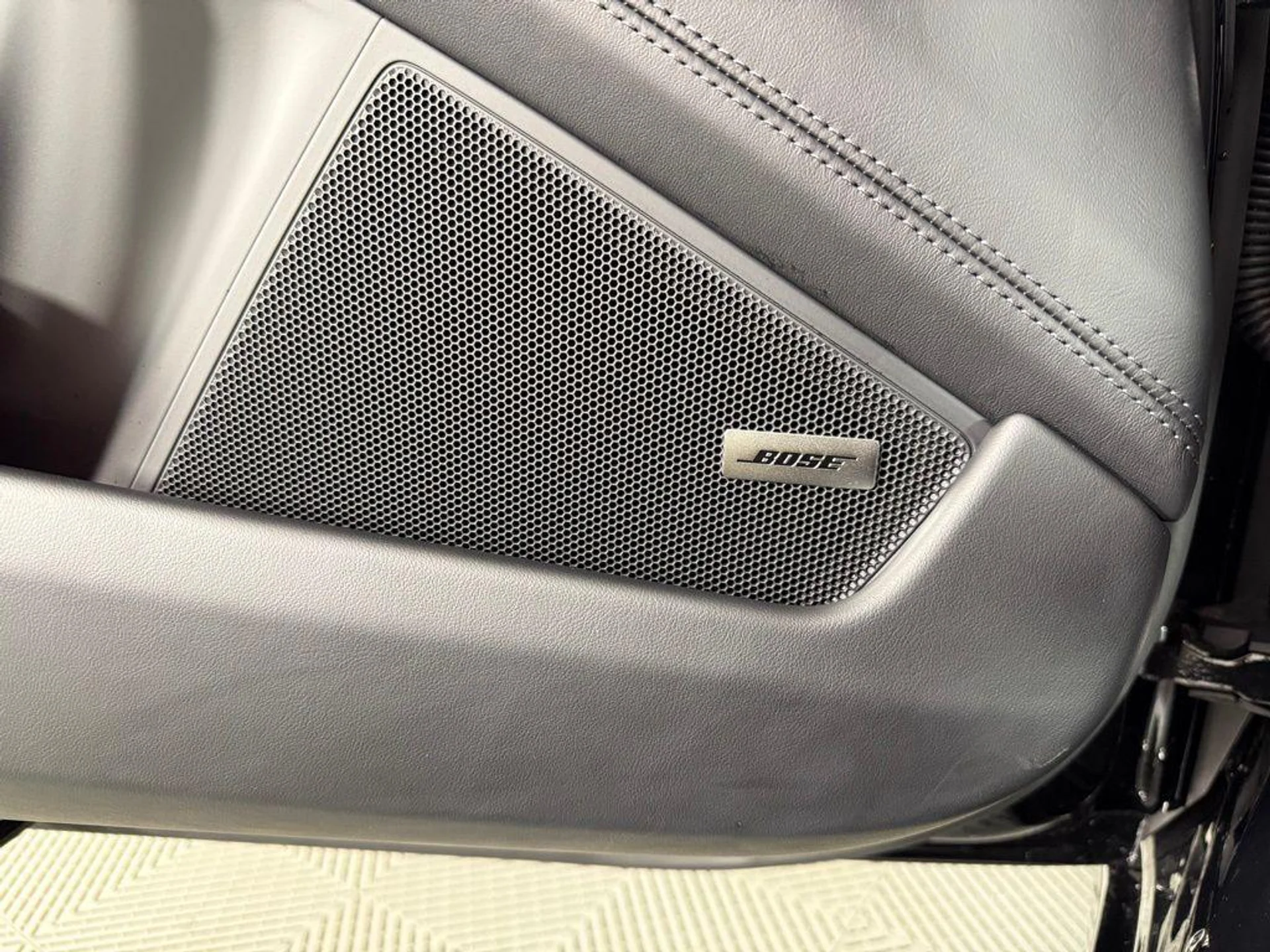 mph020_1880638864_xghzjek5_G_Cca0tq_B7h_LNWPQ_Sr98_c1b377526e