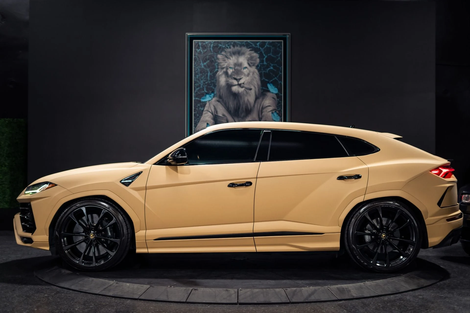 mph020_188193093_Used_2020_Lamborghini_Urus_1784575479_fe4ba648e0