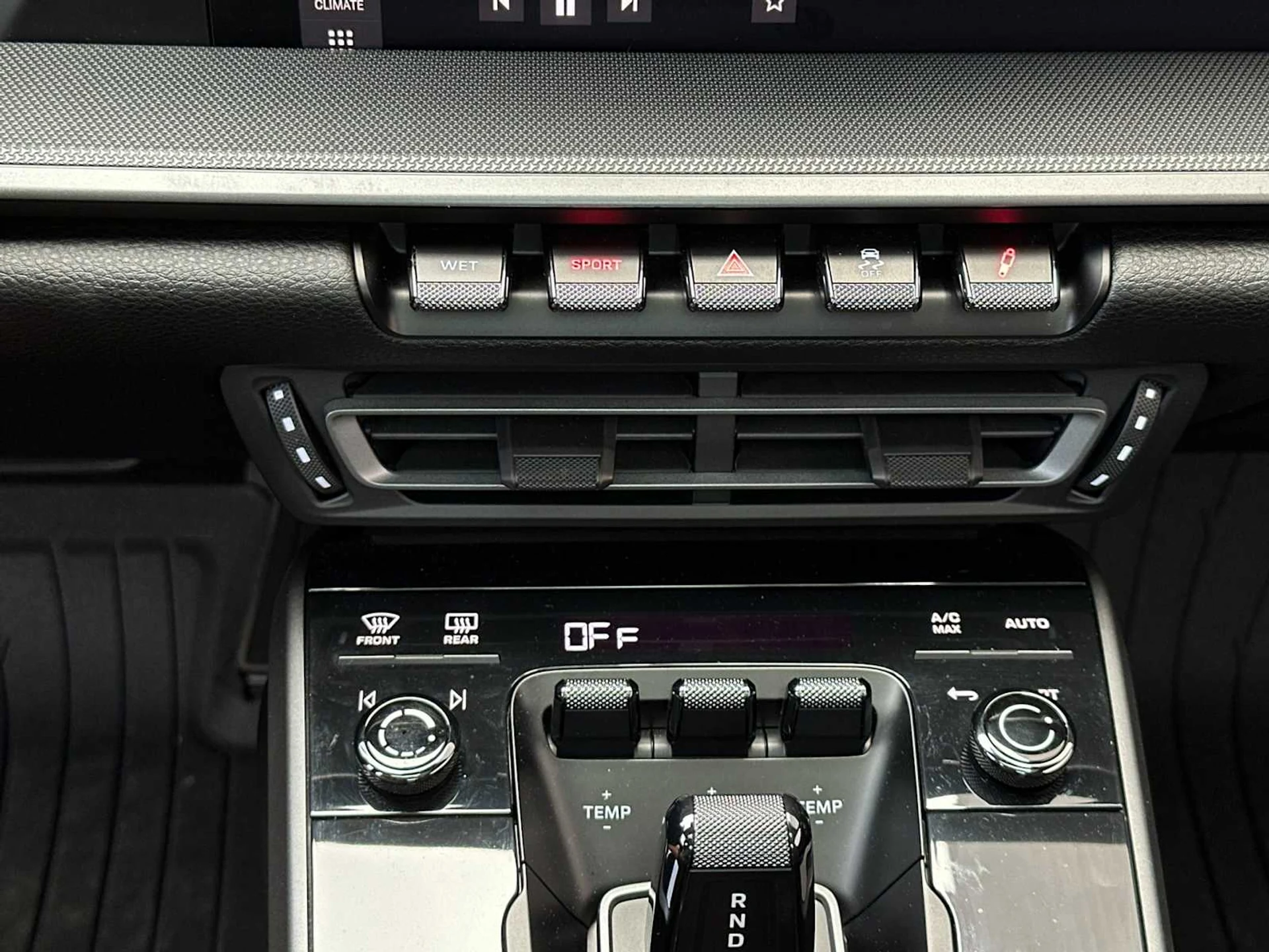 mph020_1901672558_e62910a7a6b936021f5f1f5ff98bc9f9x_2c7fe9a919