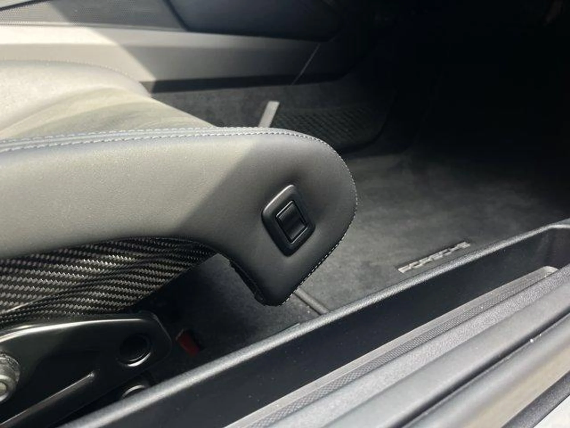 mph020_1904786139_L_Mo_XJ_Cn_Q7o_Tym_Lfu_E3dq_SK_Fnc2k_011555ea7c