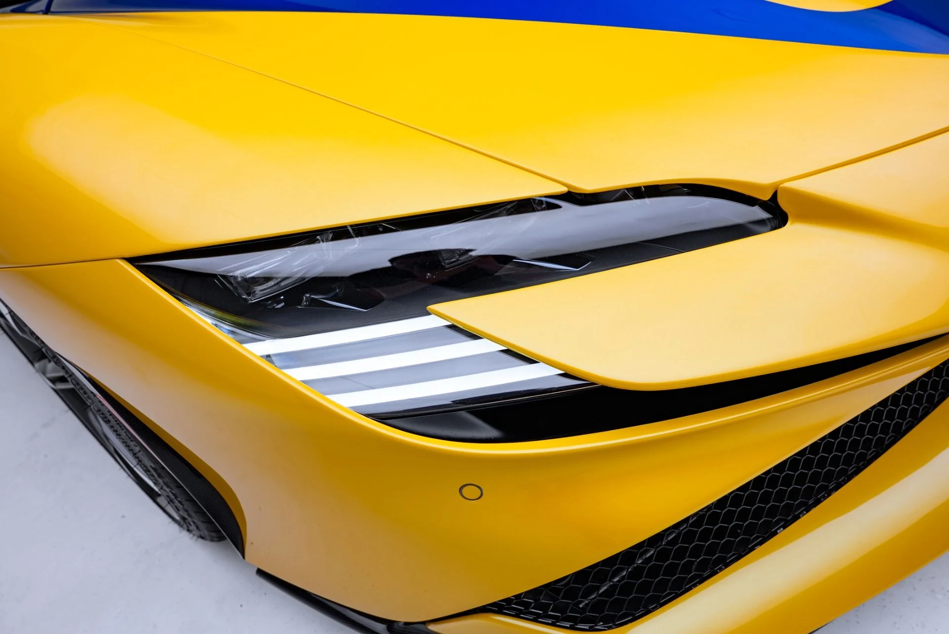 mph020_1906689877_Used_2023_Ferrari_SF_90_Spider_1773351376_ff52e73c59