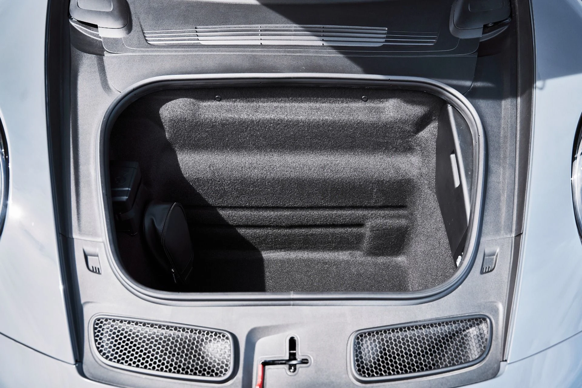 mph020_1908925098_Used_2025_Porsche_911_GT_3_1775332865_1cb5b8749a