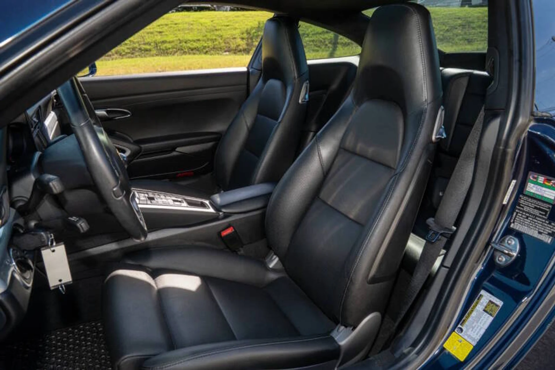 mph020_1911689839_2013_porsche_911_carrera_2dr_coupe_4ed548eabf