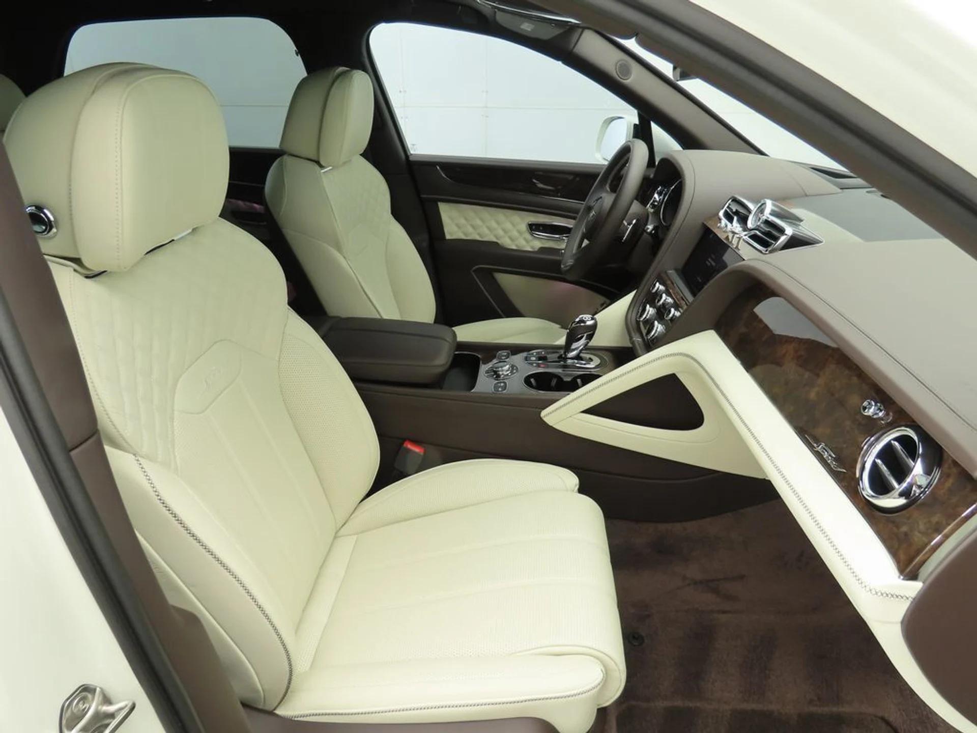 mph020_1912637877_used_2023_bentley_bentayga_speedawd_8868_22812440_21_1024_55b785a8ed