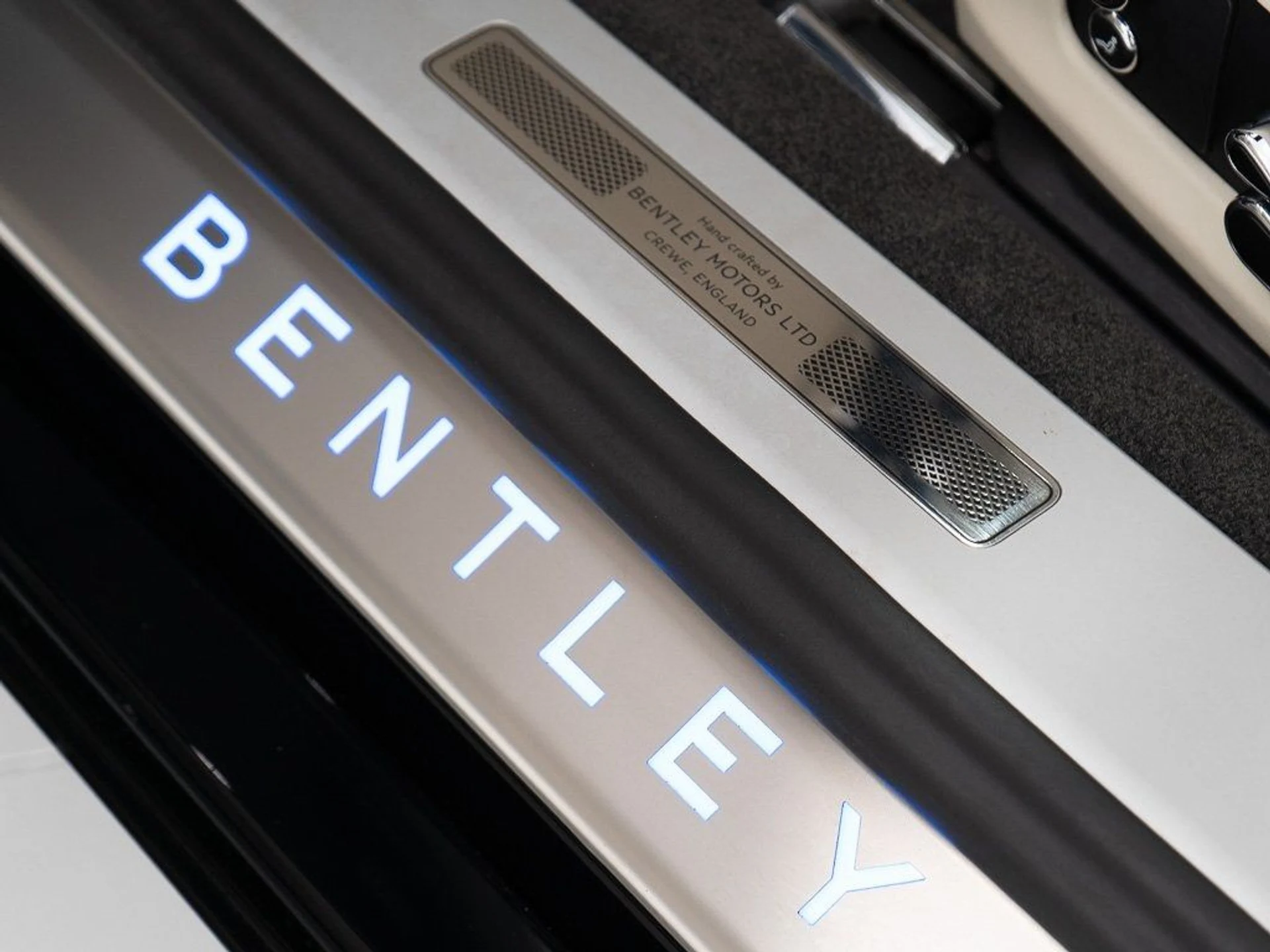 mph020_1917482234_0a216859f310a885d14123f97de0d10c_e8eb75963a