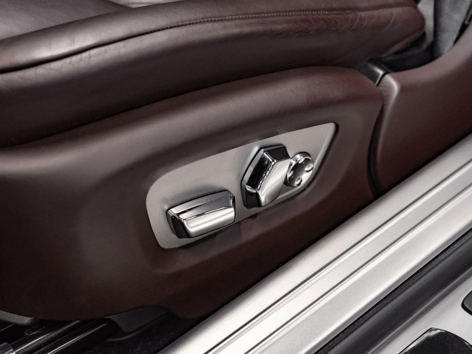 mph020_1920422715_rolls_royce_dawn_2016_3b321570e5