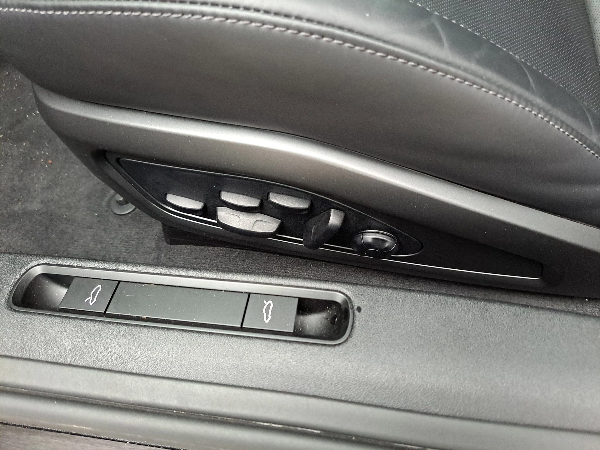 mph020_1925870124_3707bf771db40716854c0d99e84f4d0bx_263bd06bf1