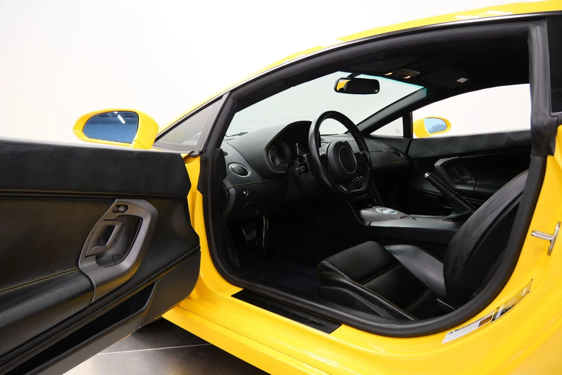 mph020_1936494511_Used_2004_Lamborghini_Gallardo_Low_Miles_First_Production_Year_1773936325_5976bafaeb