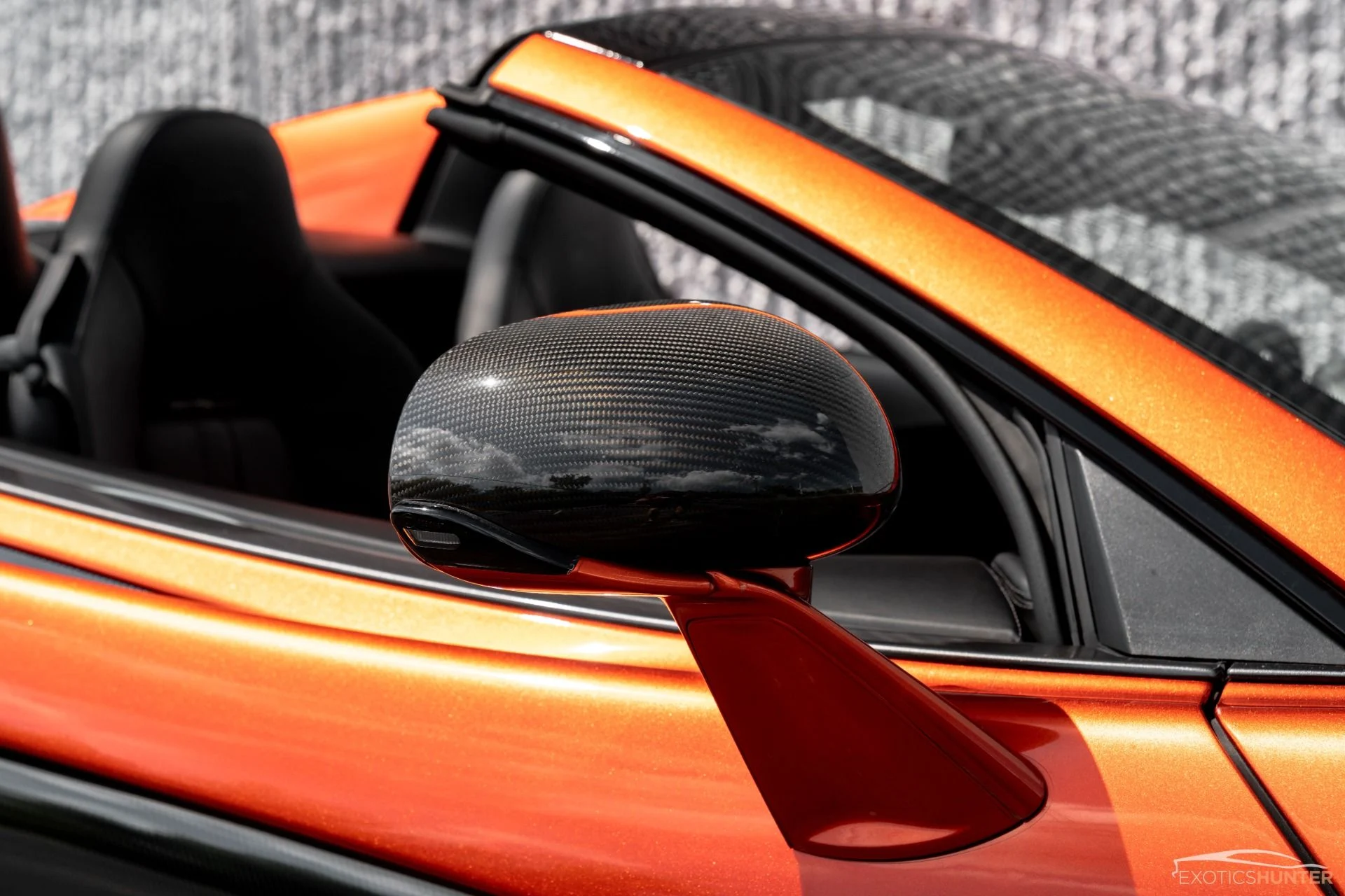mph020_1937815981_Used_2018_Mc_Laren_570_S_Spider_w_Tons_of_Carbon_Luxury_Pack_Front_Lift_Volcano_Orange_1726586789_9576ede318