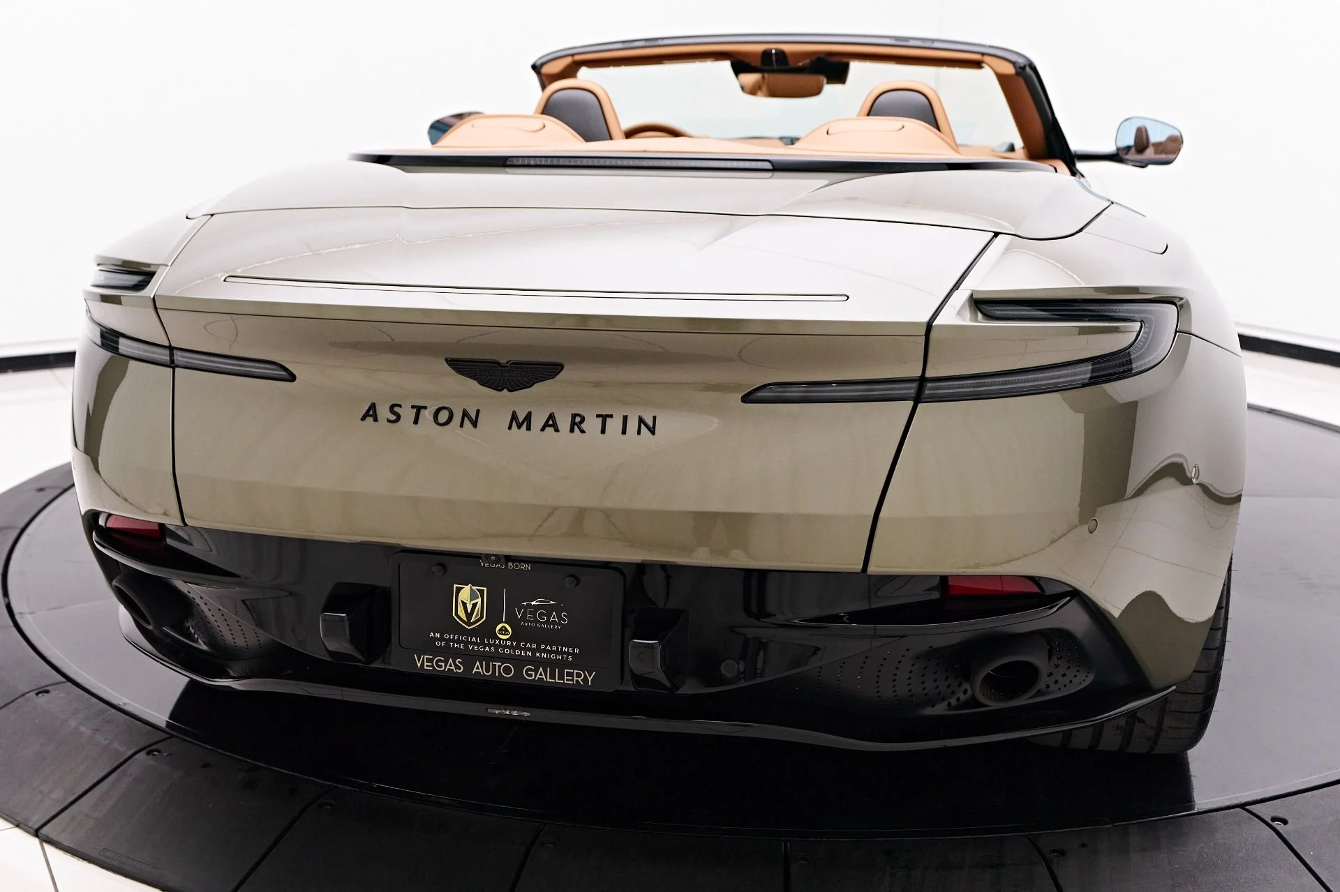 mph020_1954971290_Used_2024_Aston_Martin_DB_12_Volante_1731606794_2d0fb704c9