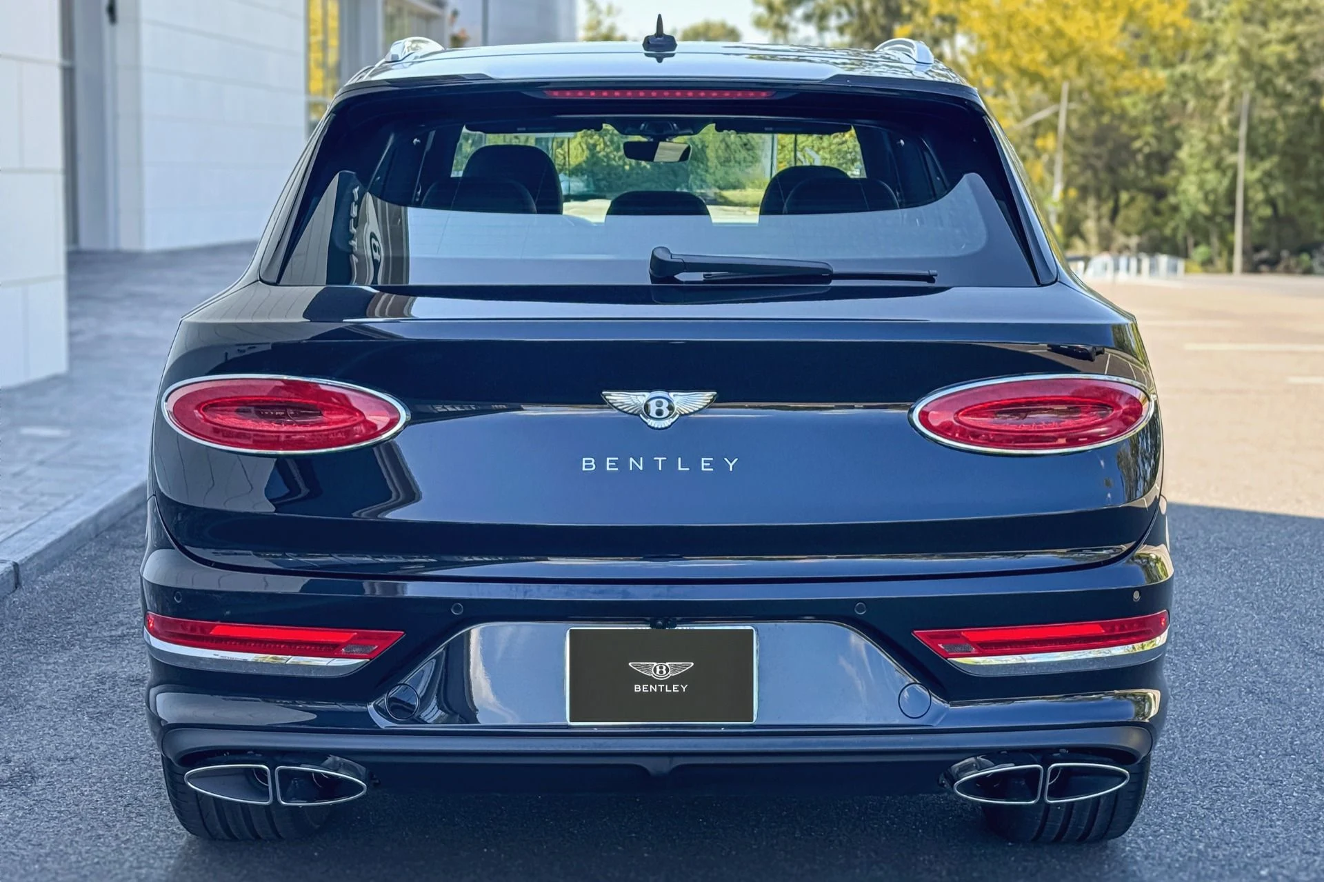 mph020_1972263486_Used_2025_Bentley_Bentayga_V8_1758544256_be238dc6c3