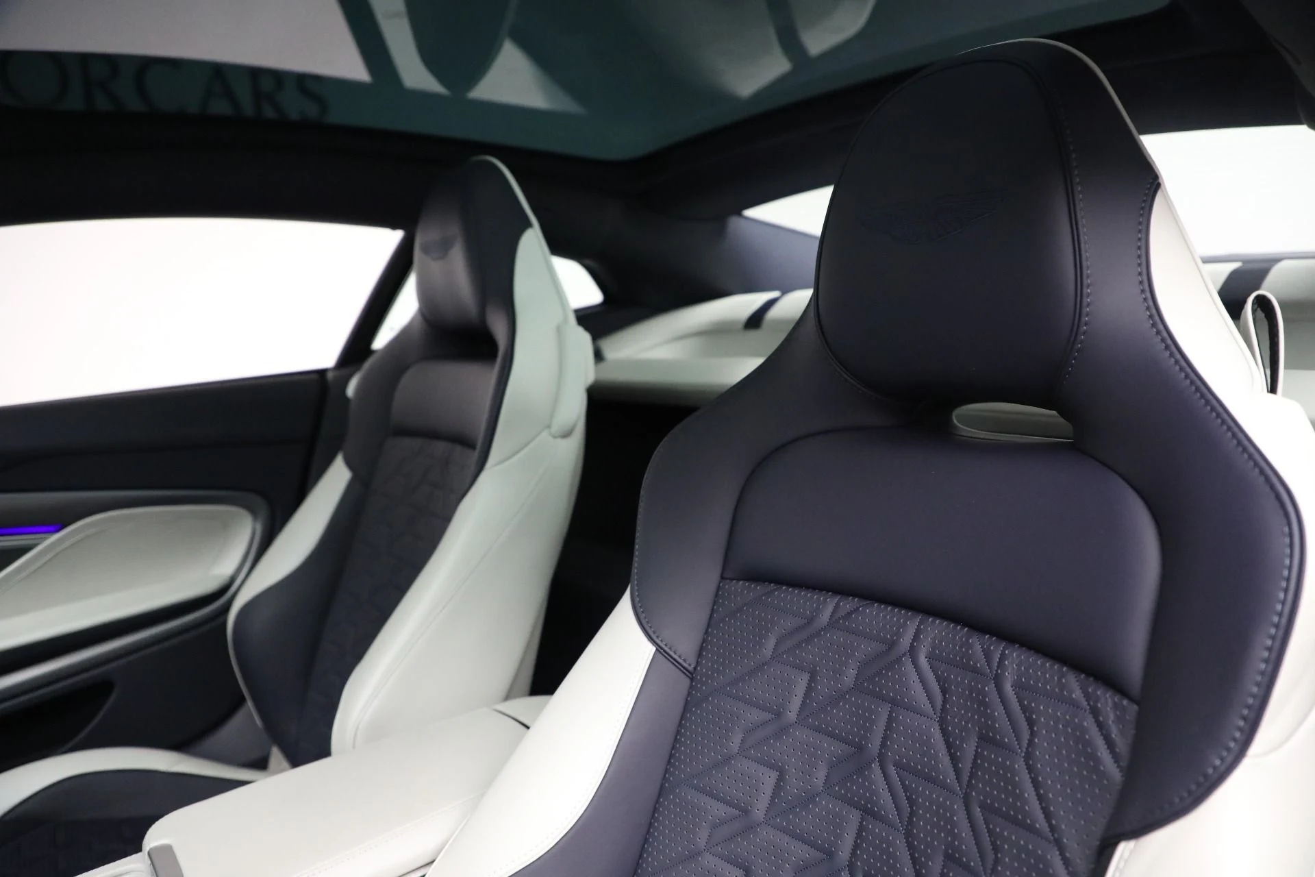 mph020_1972726307_New_2025_Aston_Martin_Vanquish_1735676879_00d63303ce