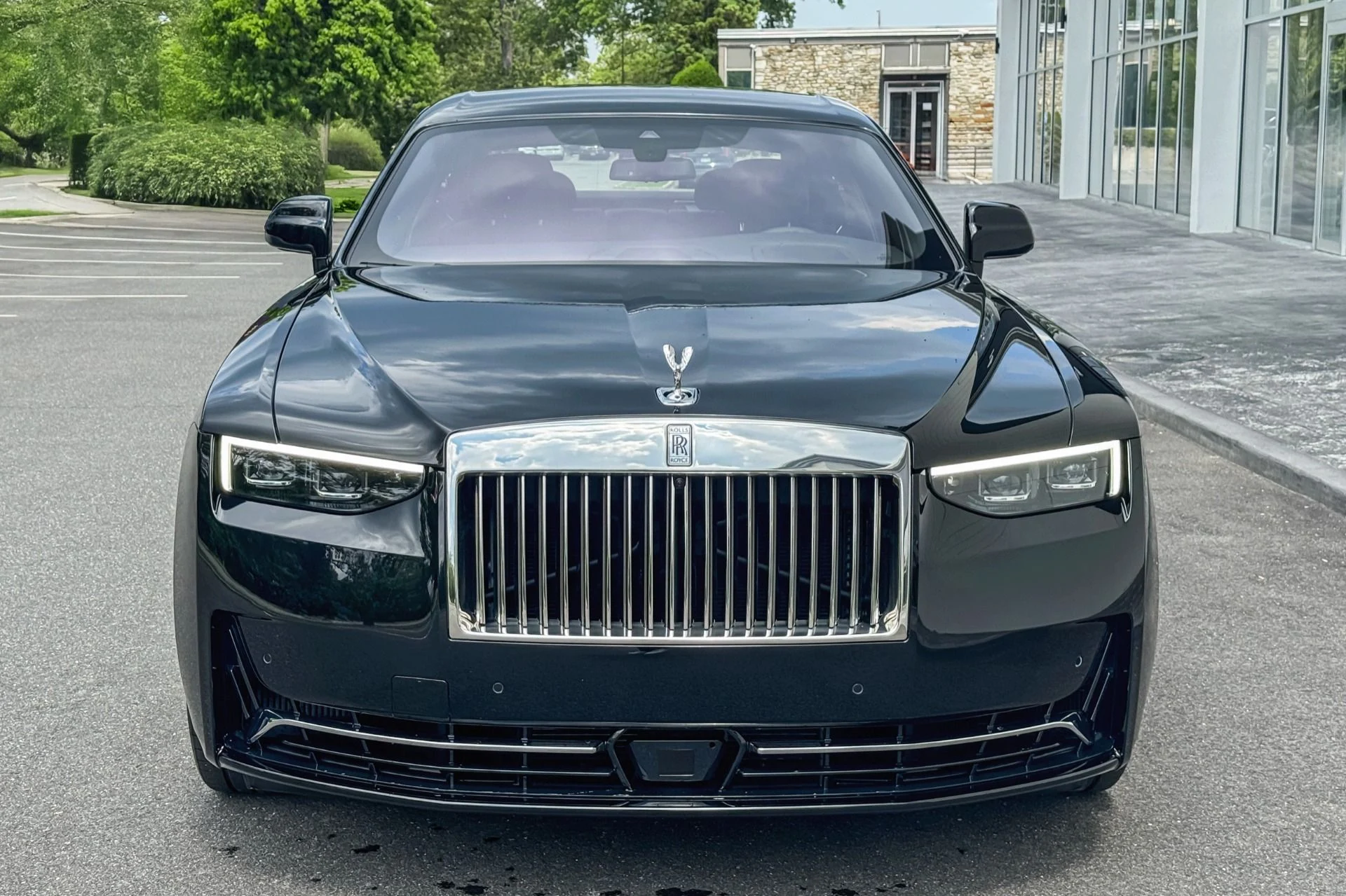 mph020_197480871_Used_2025_Rolls_Royce_Ghost_1764086548_0992cb200f