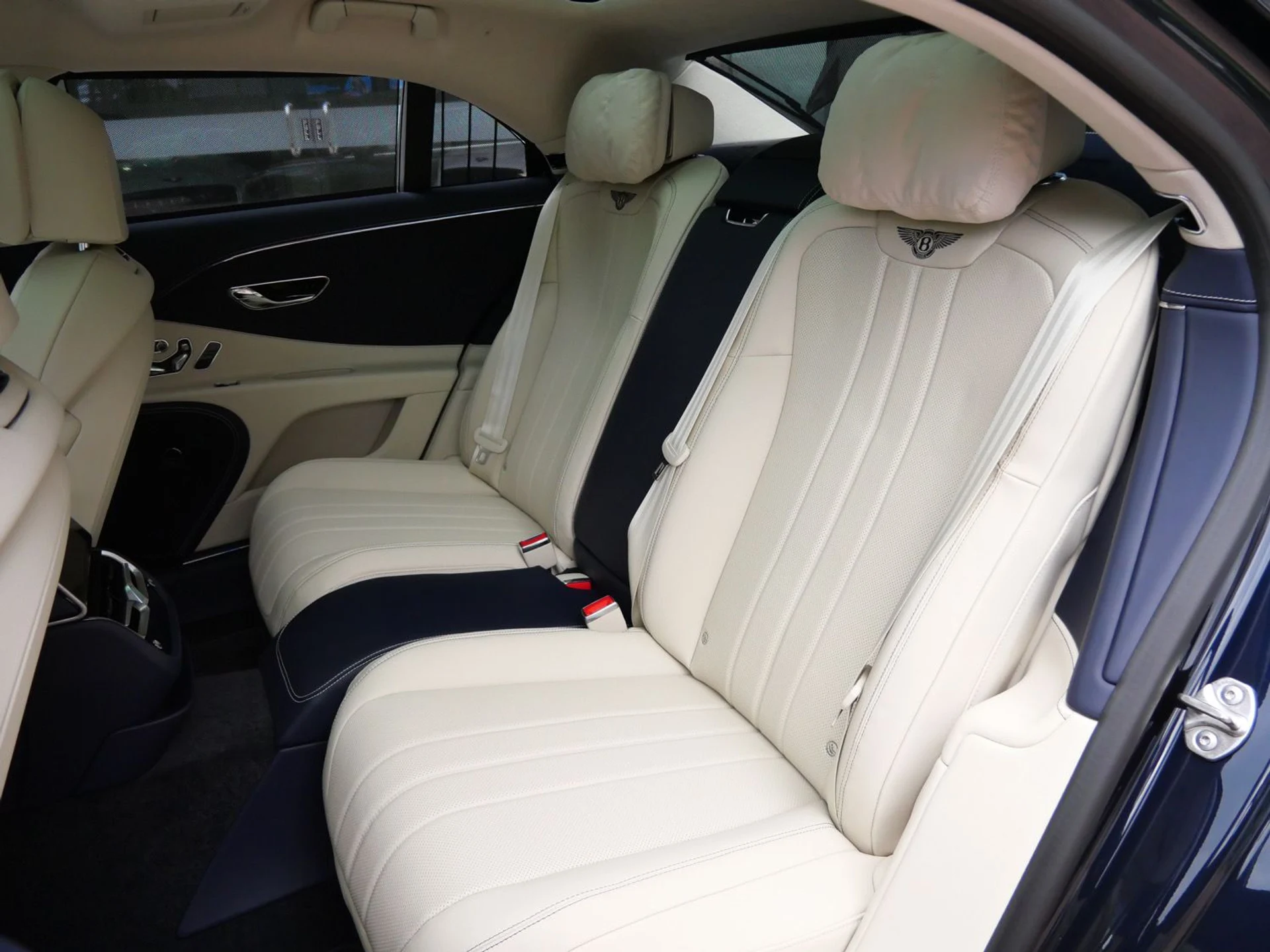 mph020_1980350314_613bf03dacd900b0639767fa51732571x_36715f88dc