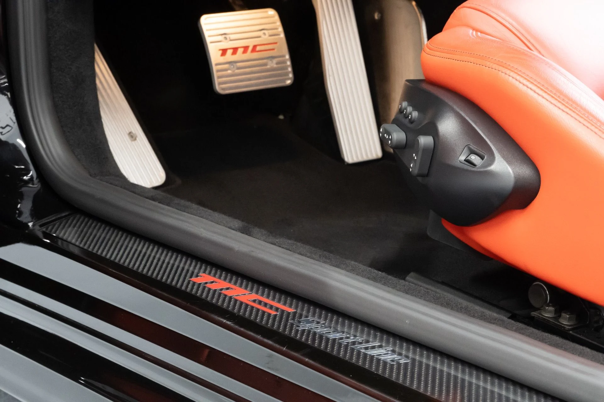 mph020_198093045_Used_2012_Maserati_Gran_Turismo_MC_1692740001_2315c995eb