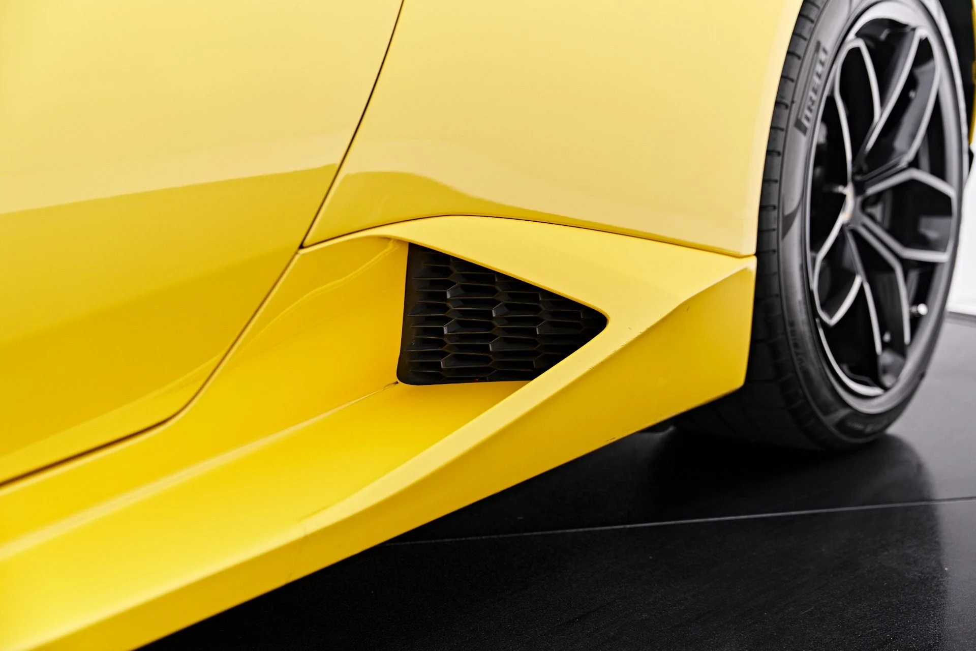 mph020_1983954417_Used_2017_Lamborghini_Huracan_1786046243_46aeec2e2e