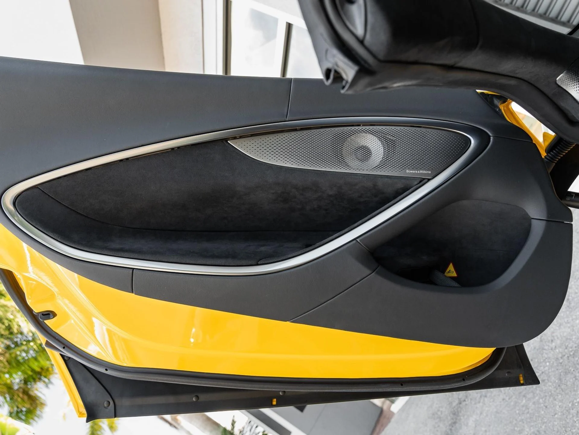 mph020_1984155862_Used_2025_Mc_Laren_Artura_Tech_Lux_1764082928_164e35c160