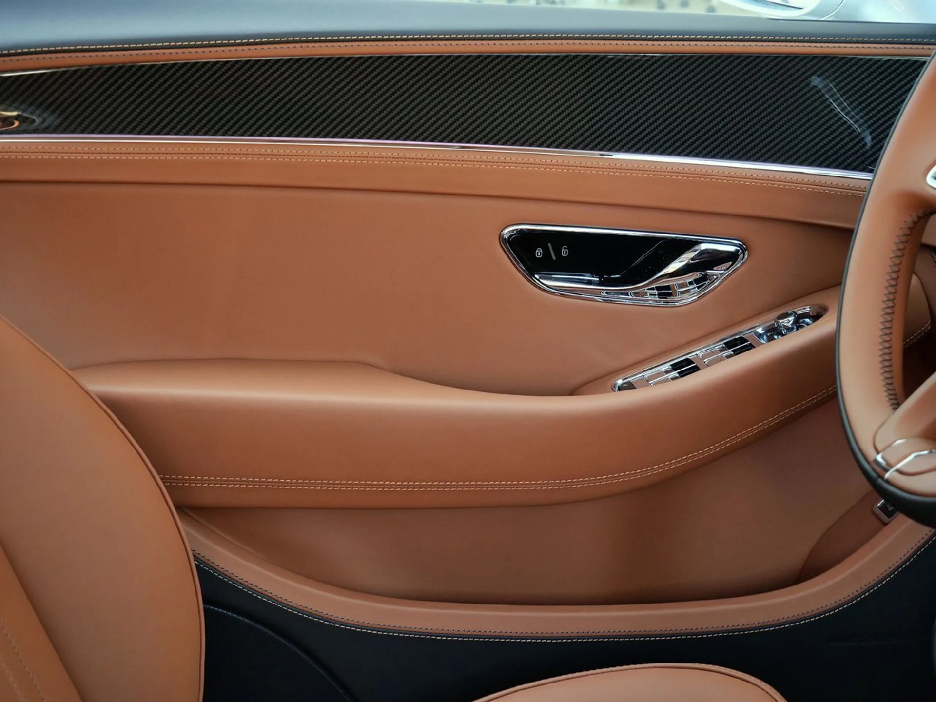 mph020_1994734351_9df9bc08baa3438263a031936f946ea6x_93d7e2cf3b