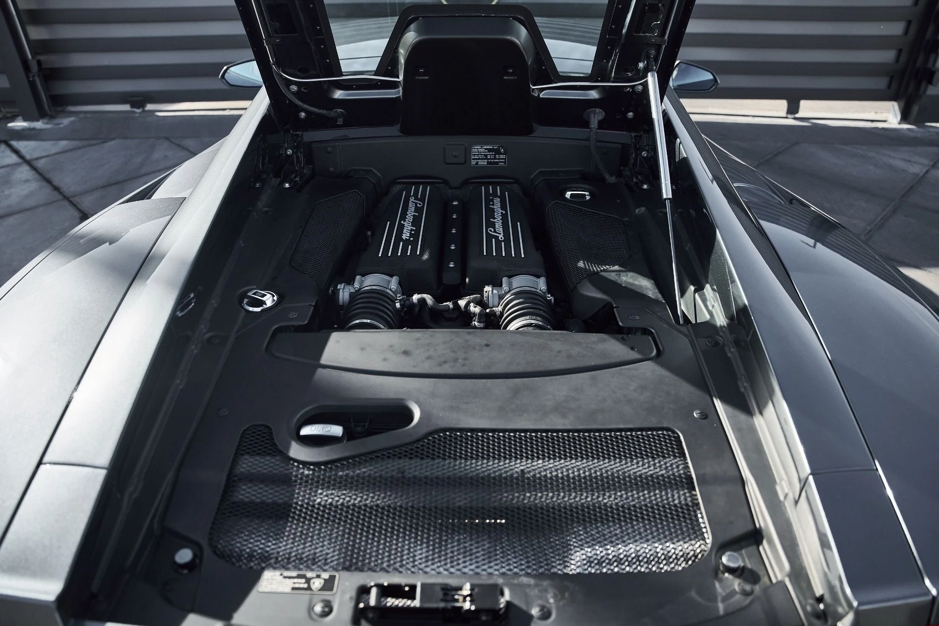 mph020_2000862662_Used_2013_Lamborghini_Gallardo_LP_550_2_1769826977_72049cb2ac