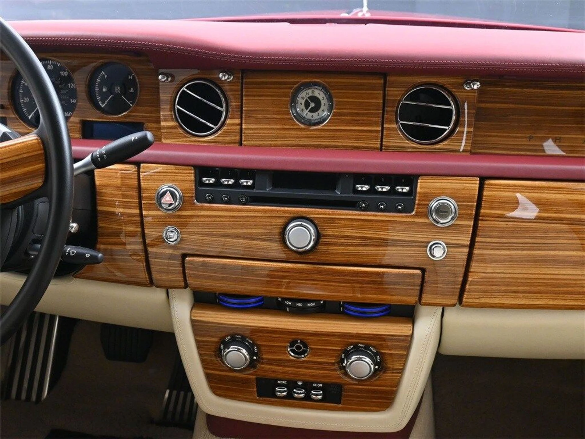 mph020_2002586749_eb70fcabe0559388f5275d4f367cadc9x_cc09dc8f03