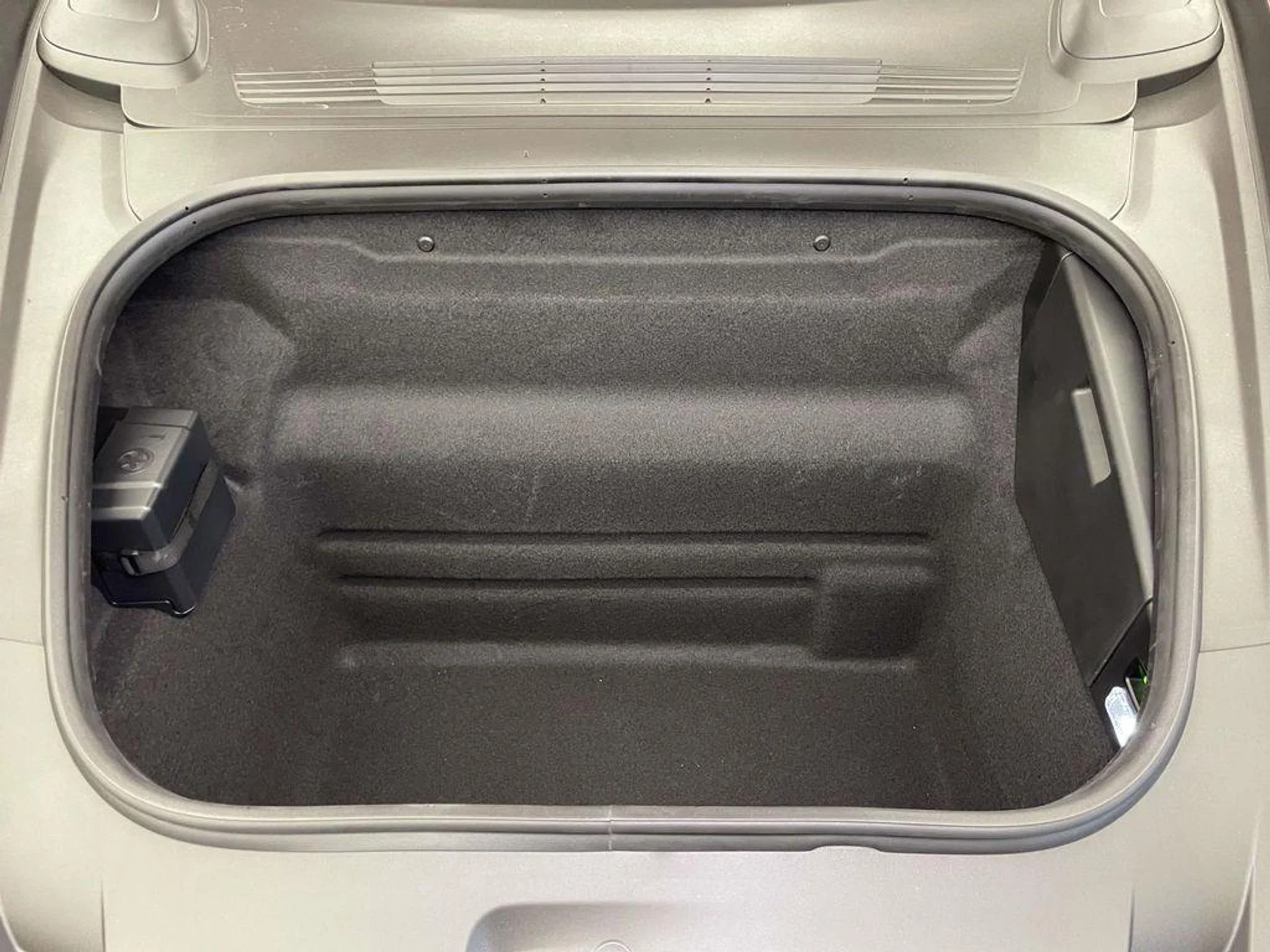 mph020_2004683570_r_GI_HV_Sw_X_Hc_R_Wnb_M_Tr_UF_Nklz_ZM_93a981f761