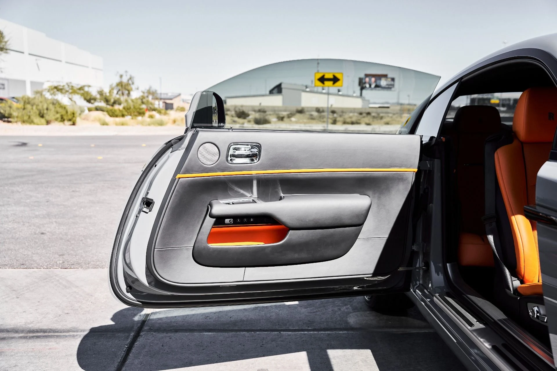 mph020_2005138666_Used_2020_Rolls_Royce_Wraith_Base_1776302584_ccd694d844