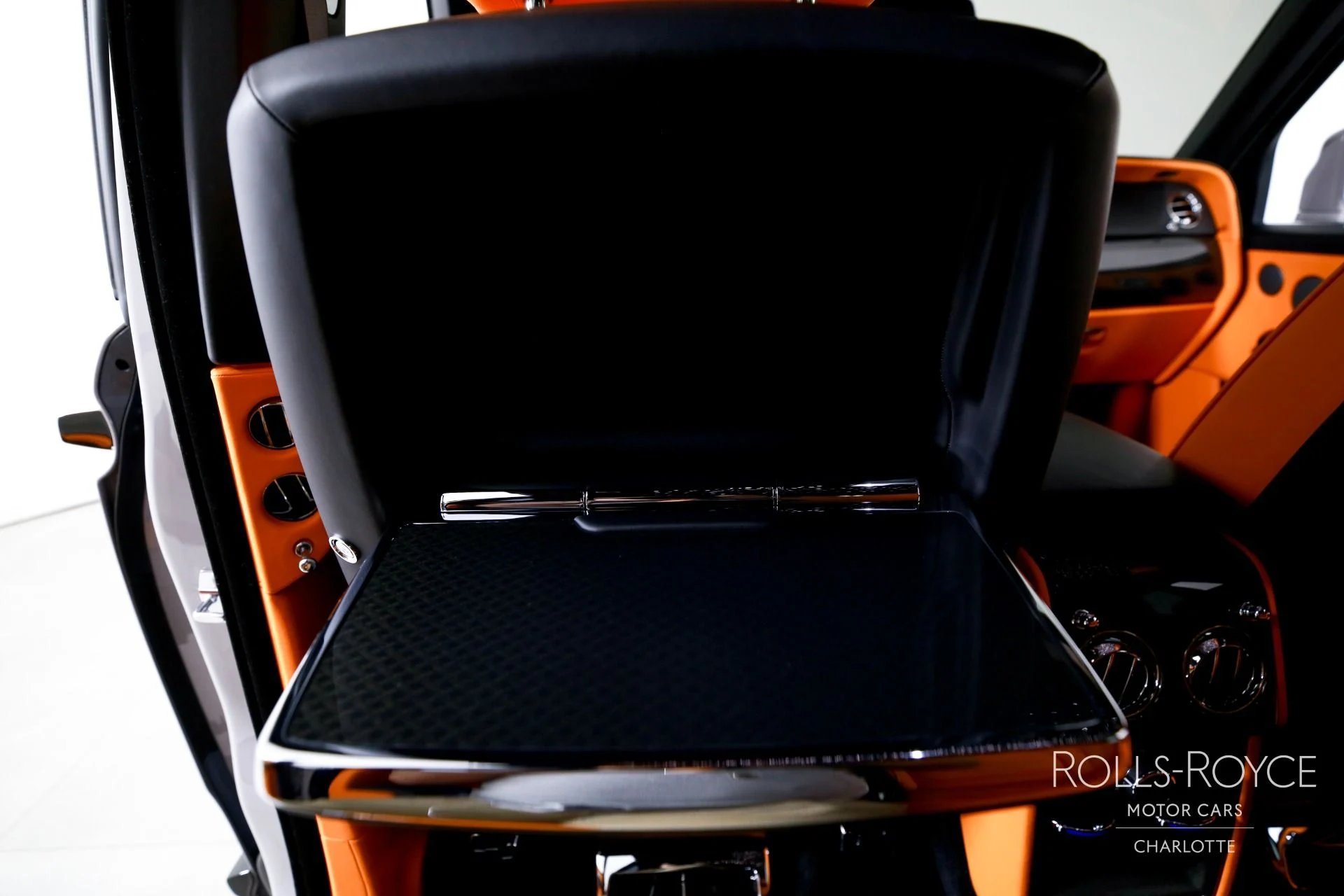 mph020_2008305601_Used_2024_Rolls_Royce_Black_Badge_Cullinan_1765396280_9120a7c9dc