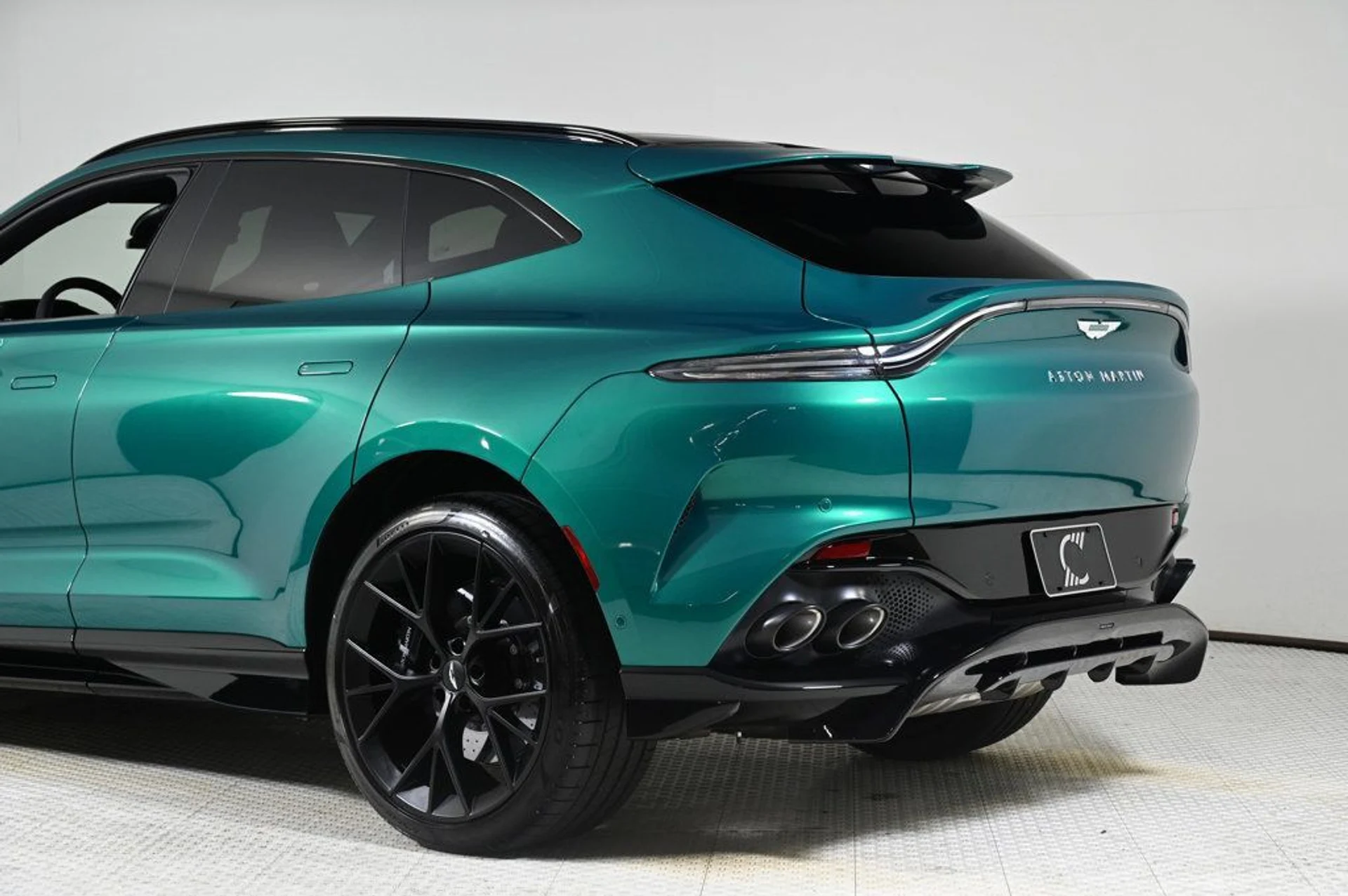 mph020_2025546147_new_2026_aston_martin_dbx_707awd_11350_22968751_21_1024_5a186cbf7f