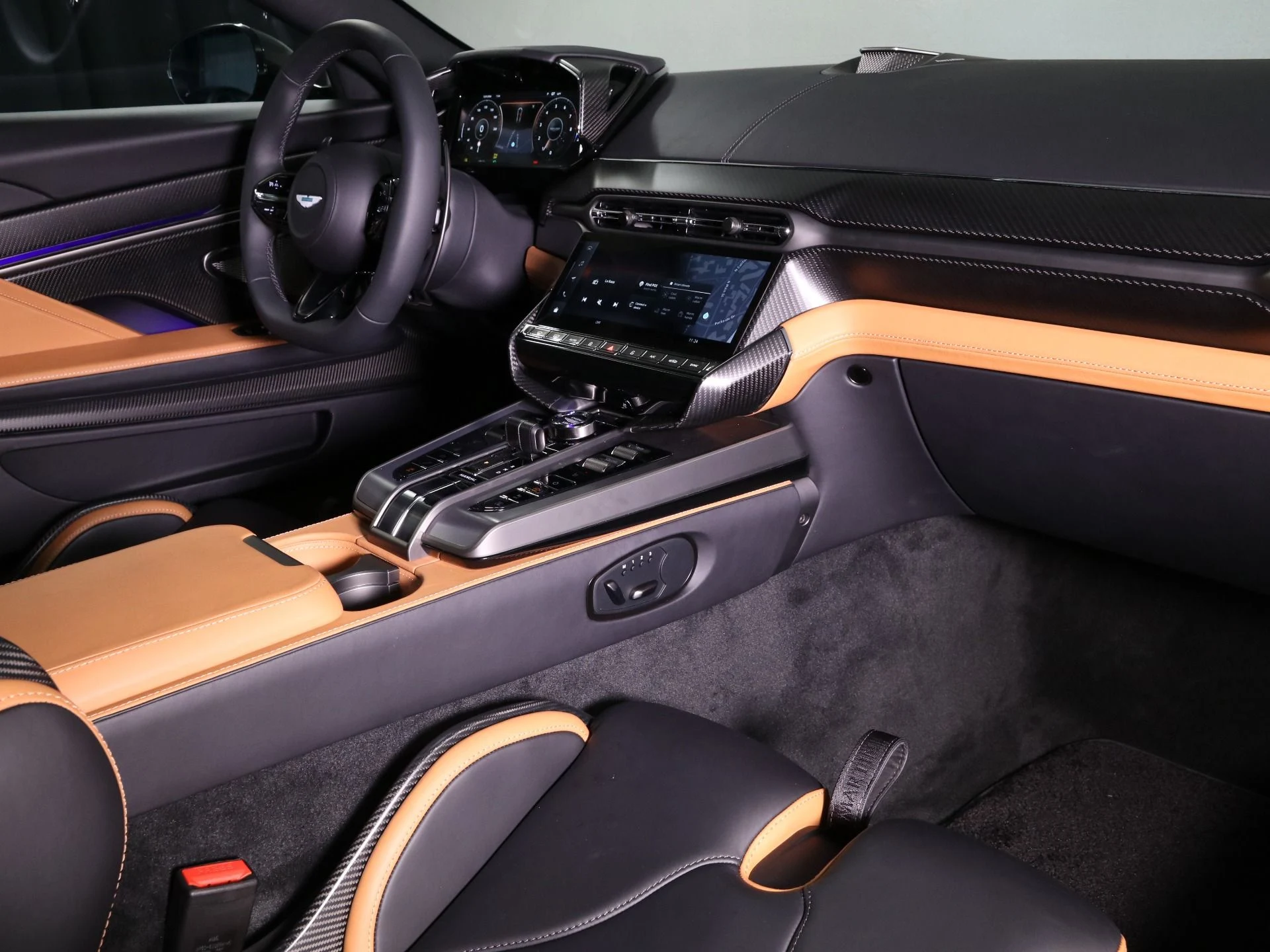 mph020_2027327531_New_2025_Aston_Martin_Vanquish_V12_1742253092_1ace1db988