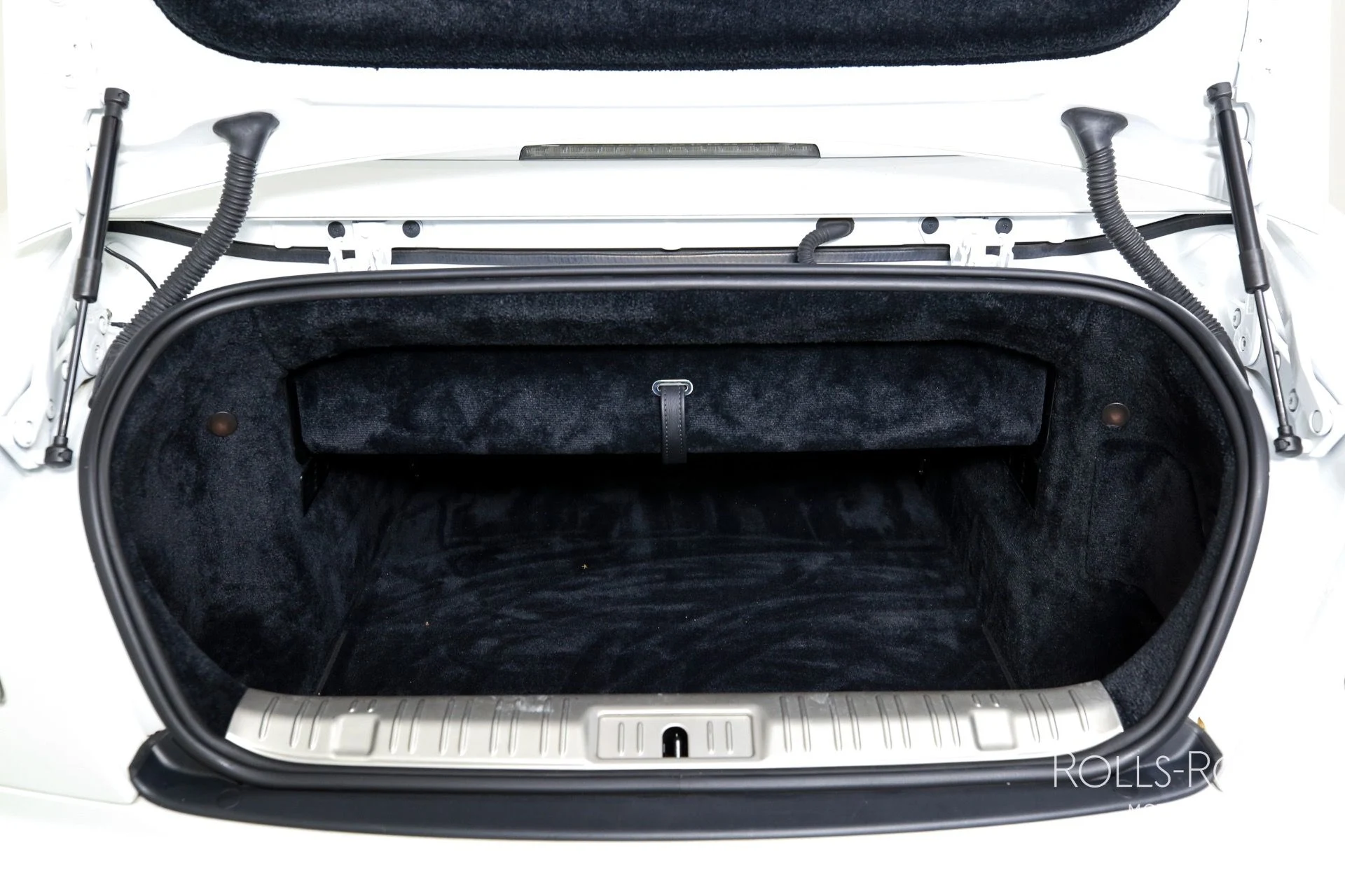 mph020_2038980823_Used_2019_Rolls_Royce_Dawn_1750192596_7b02035874