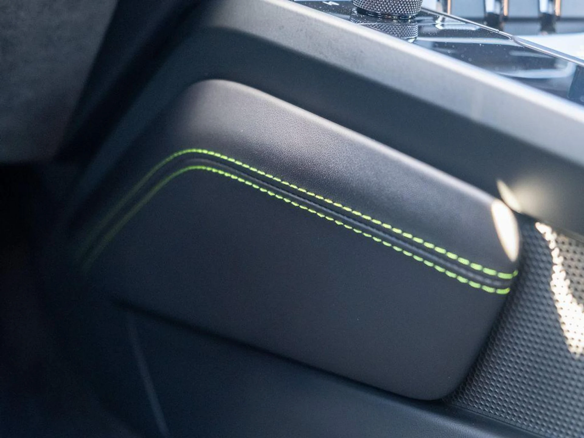 mph020_2040406764_y_Fx_Qilqwfz9_J_m_Dj_PMFG_xbjsq8_2027598727