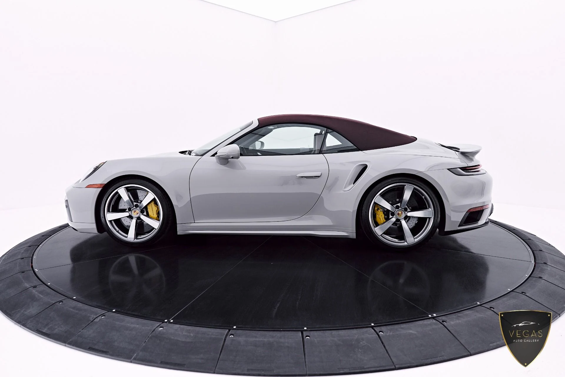 mph020_2045621108_Used_2024_Porsche_911_Turbo_S_1782351408_553a01929c