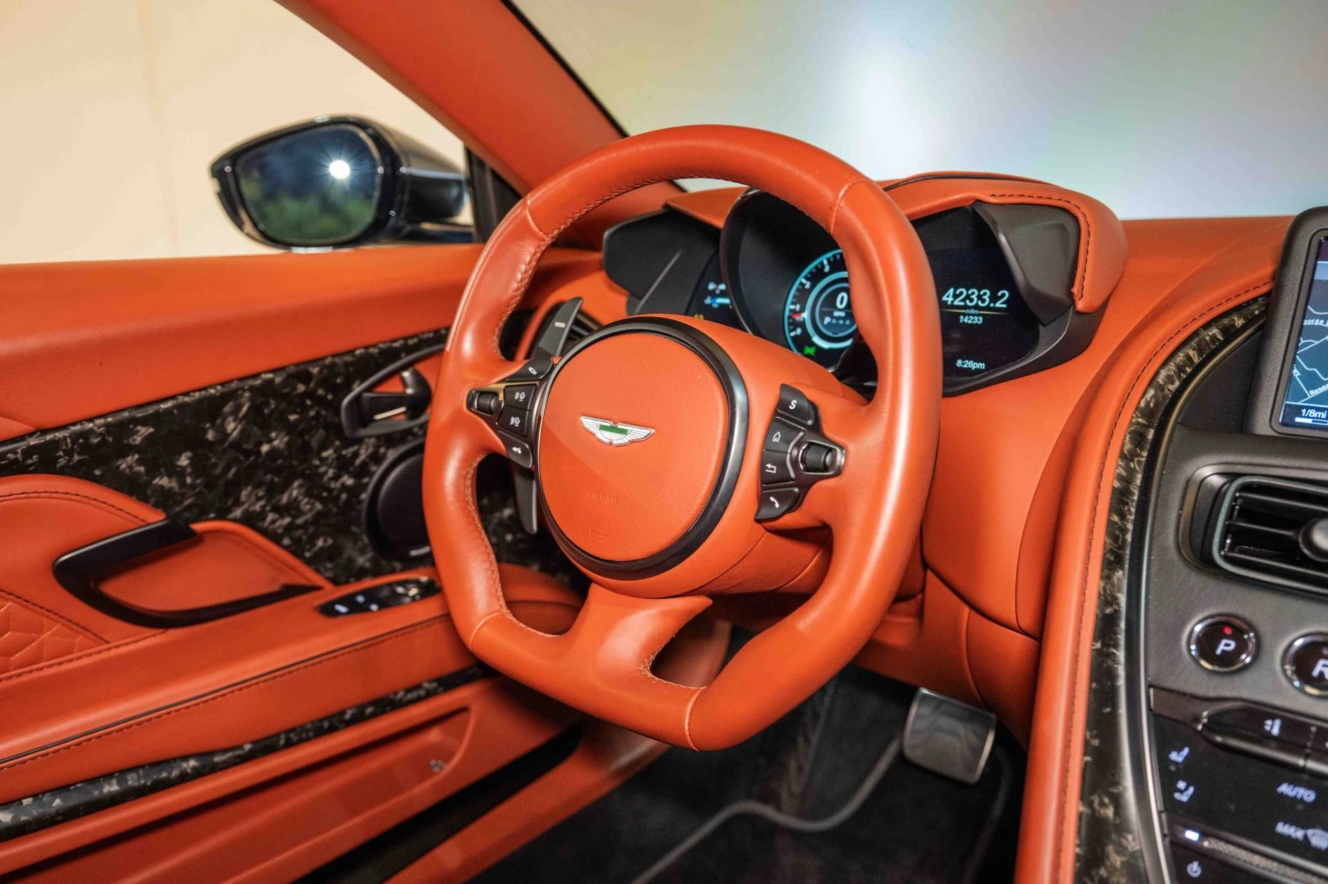 mph020_2047822890_Used_2019_Aston_Martin_DBS_Superleggera_1726670802_9a116598e2
