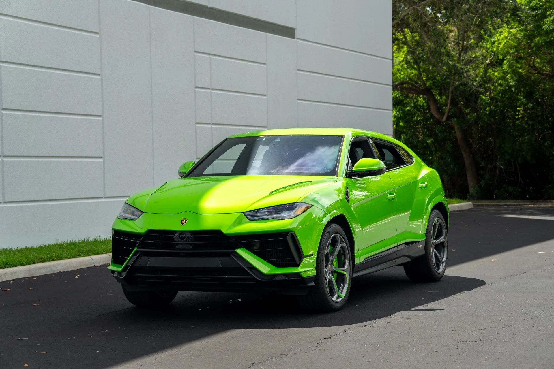 mph020_2050177451_Used_2023_Lamborghini_Urus_S_1758835388_1bf22365f7