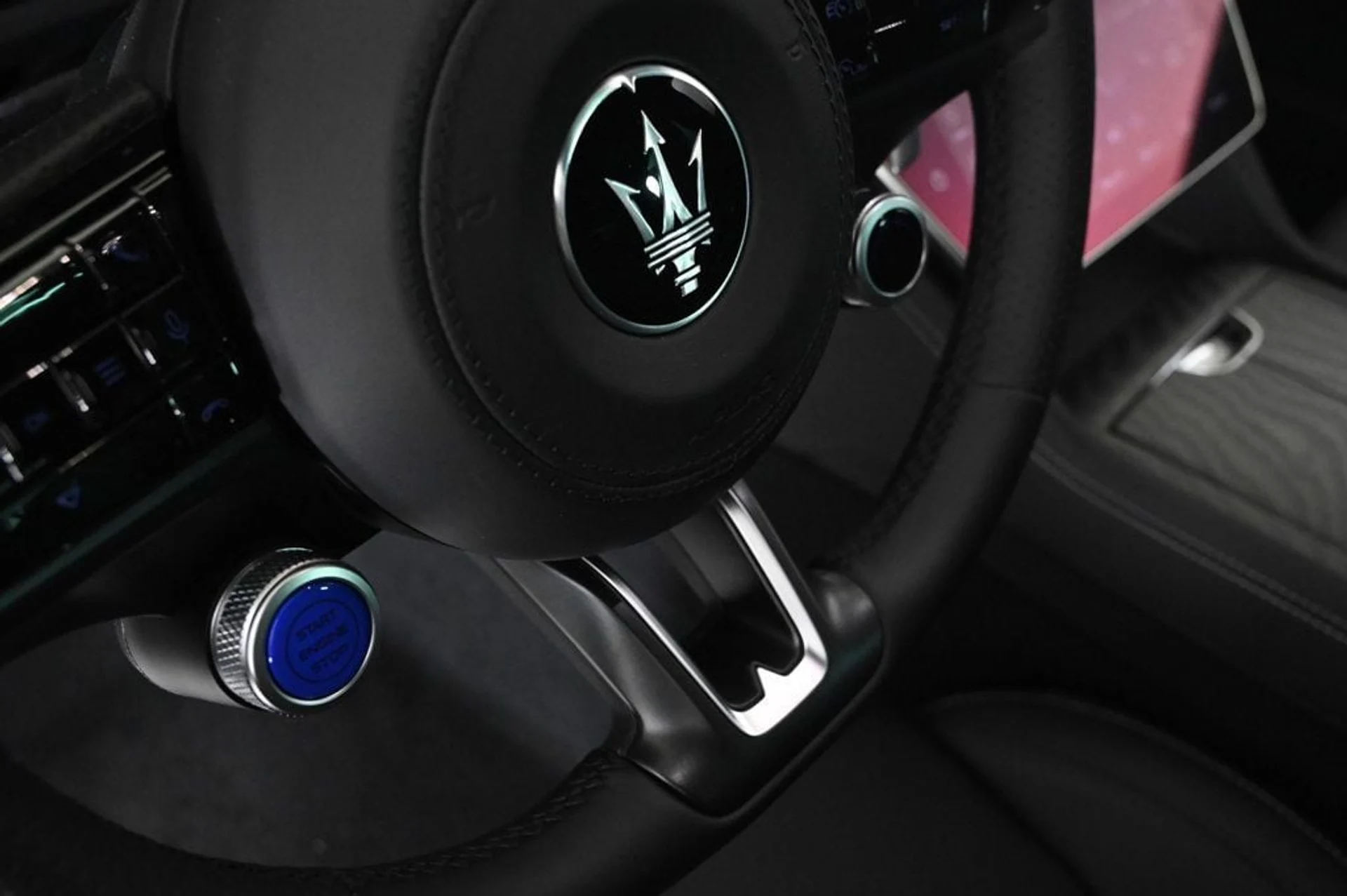 mph020_2052547347_new_2025_maserati_grecale_awd_11350_22918523_20_1024_4cfbb80c8c