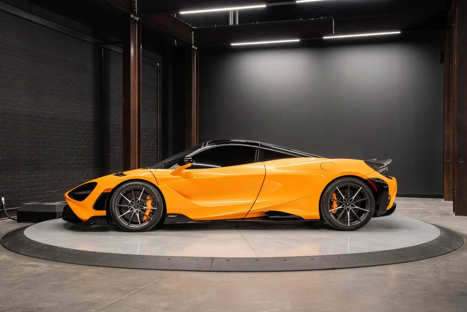 mph020_2057960544_mclaren_765lt_2021_01c8d147bb