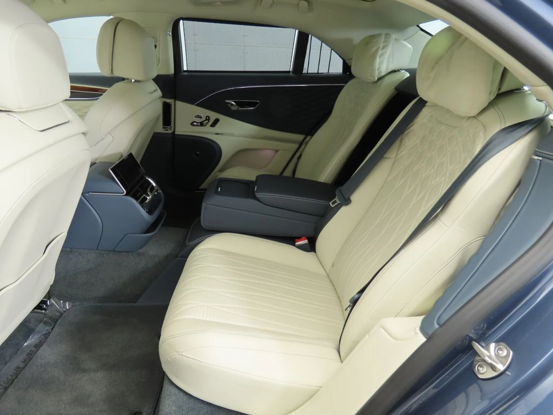 mph020_2060549676_used_2020_bentley_flying_spur_w12sedan_8119_22964614_21_1024_f600c4466a