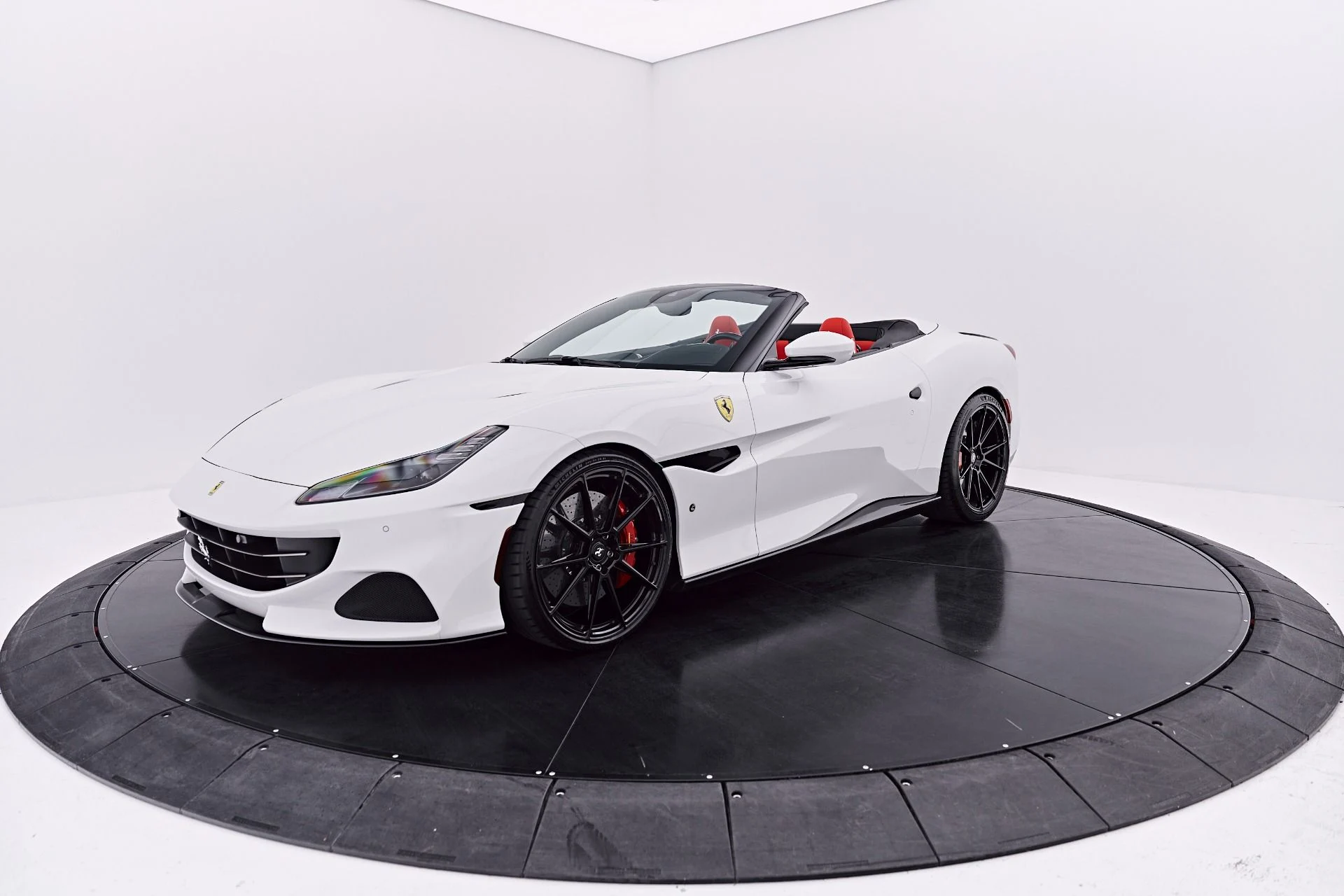 mph020_2061669128_Used_2022_Ferrari_Portofino_M_Base_1785971808_0ec55ad15b