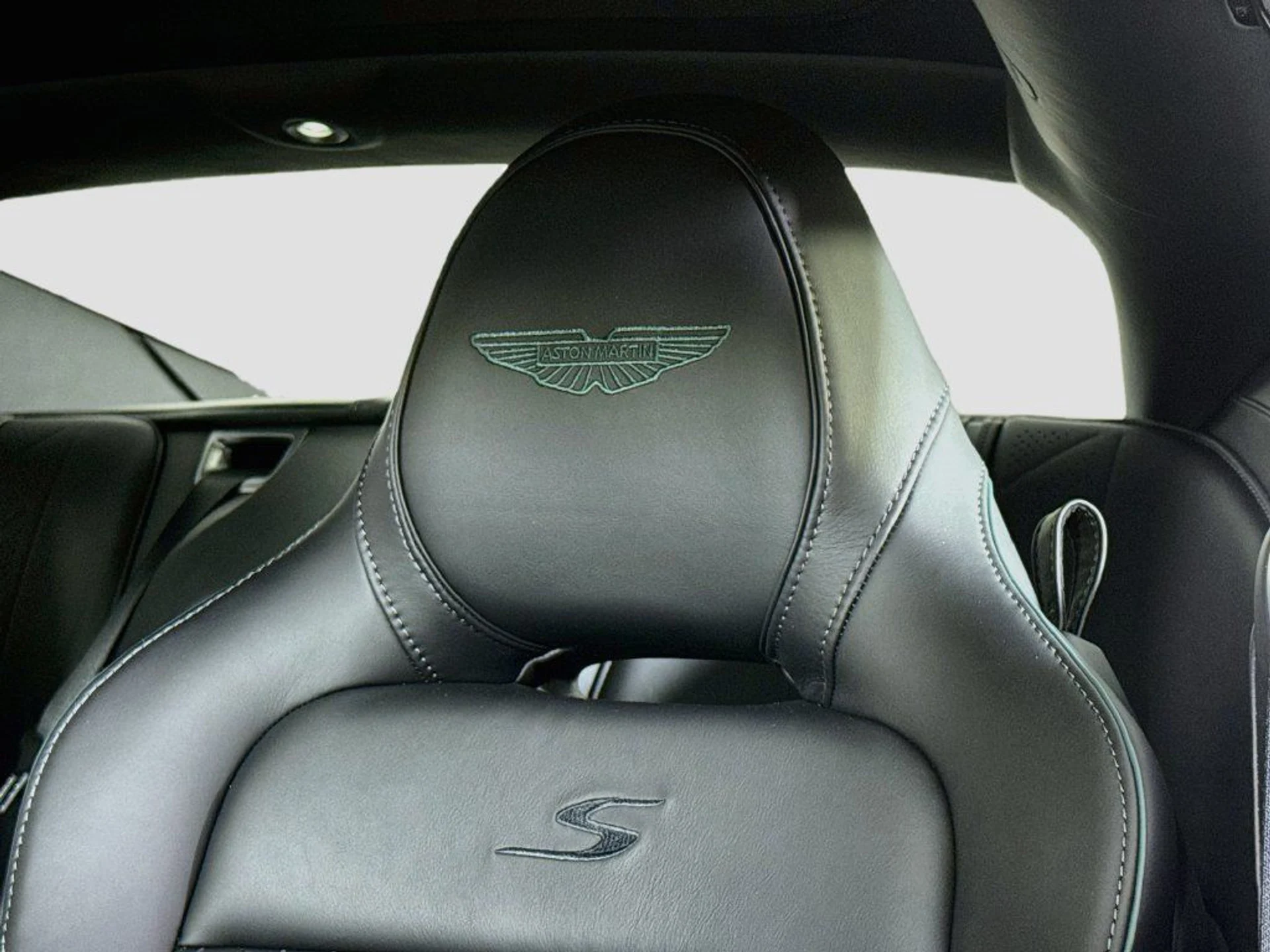 mph020_2061801470_new_2026_aston_martin_db12_scoupe_11350_23086694_22_1024_a762cc0514