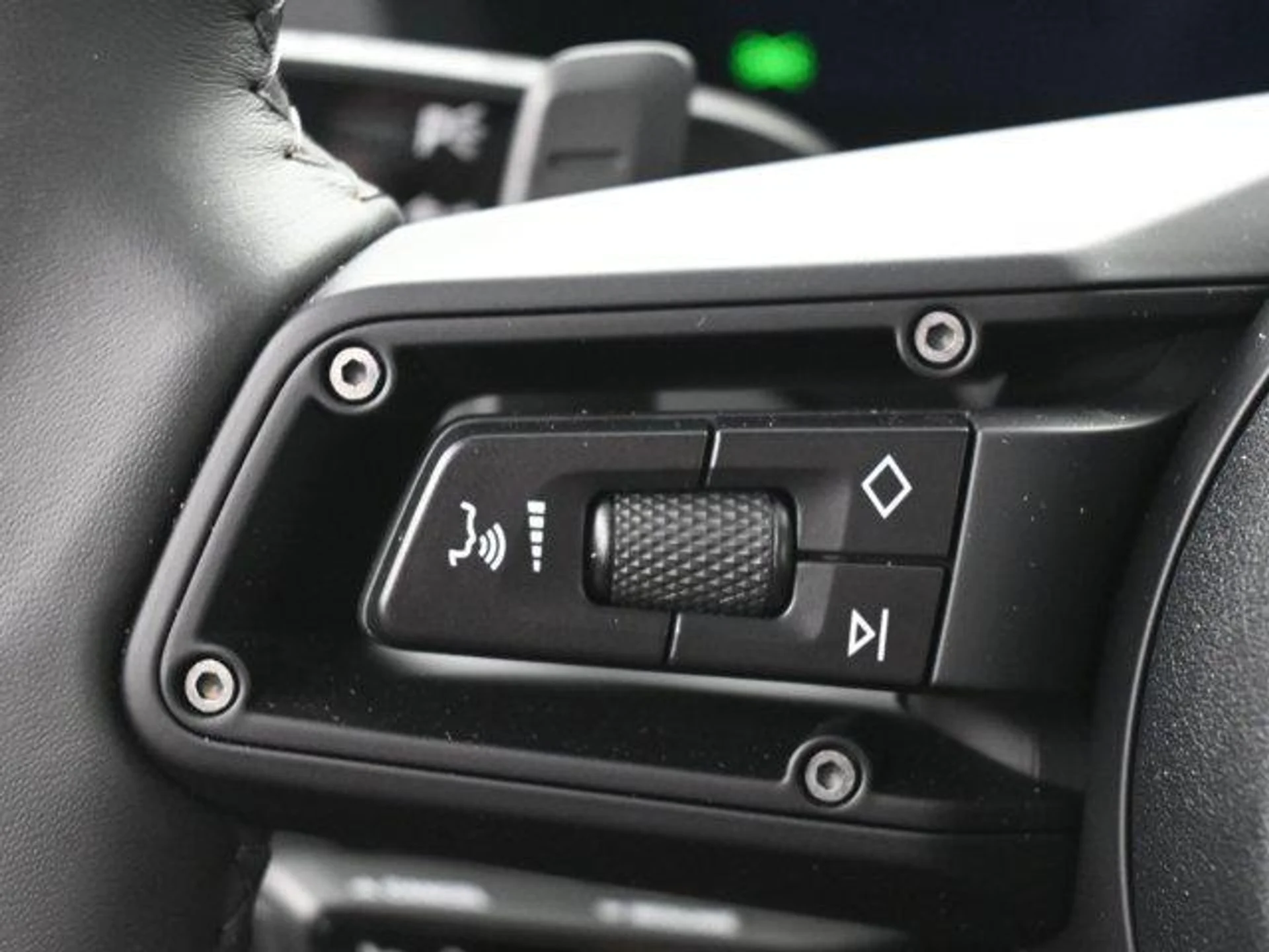 mph020_2075292223_sw_K_Ap_G_Ere_Ybe_Onue_B_Jaqw_XR_6k_DE_74060c1921